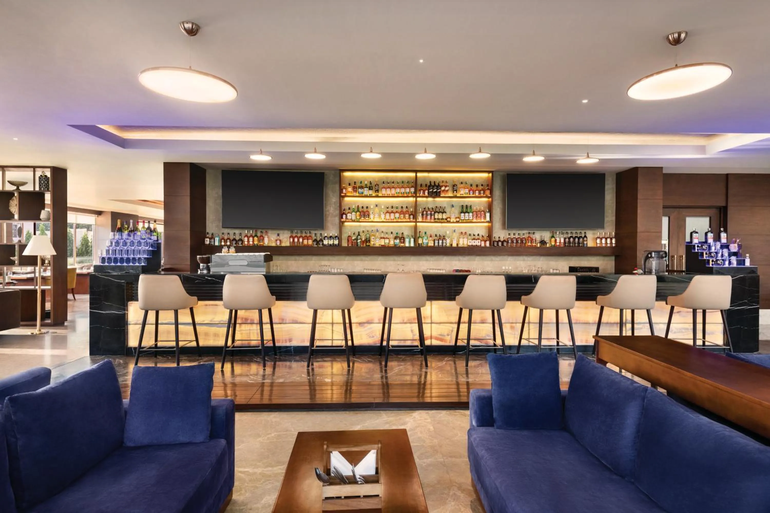 Lounge or bar in Wyndham Chandigarh Mohali