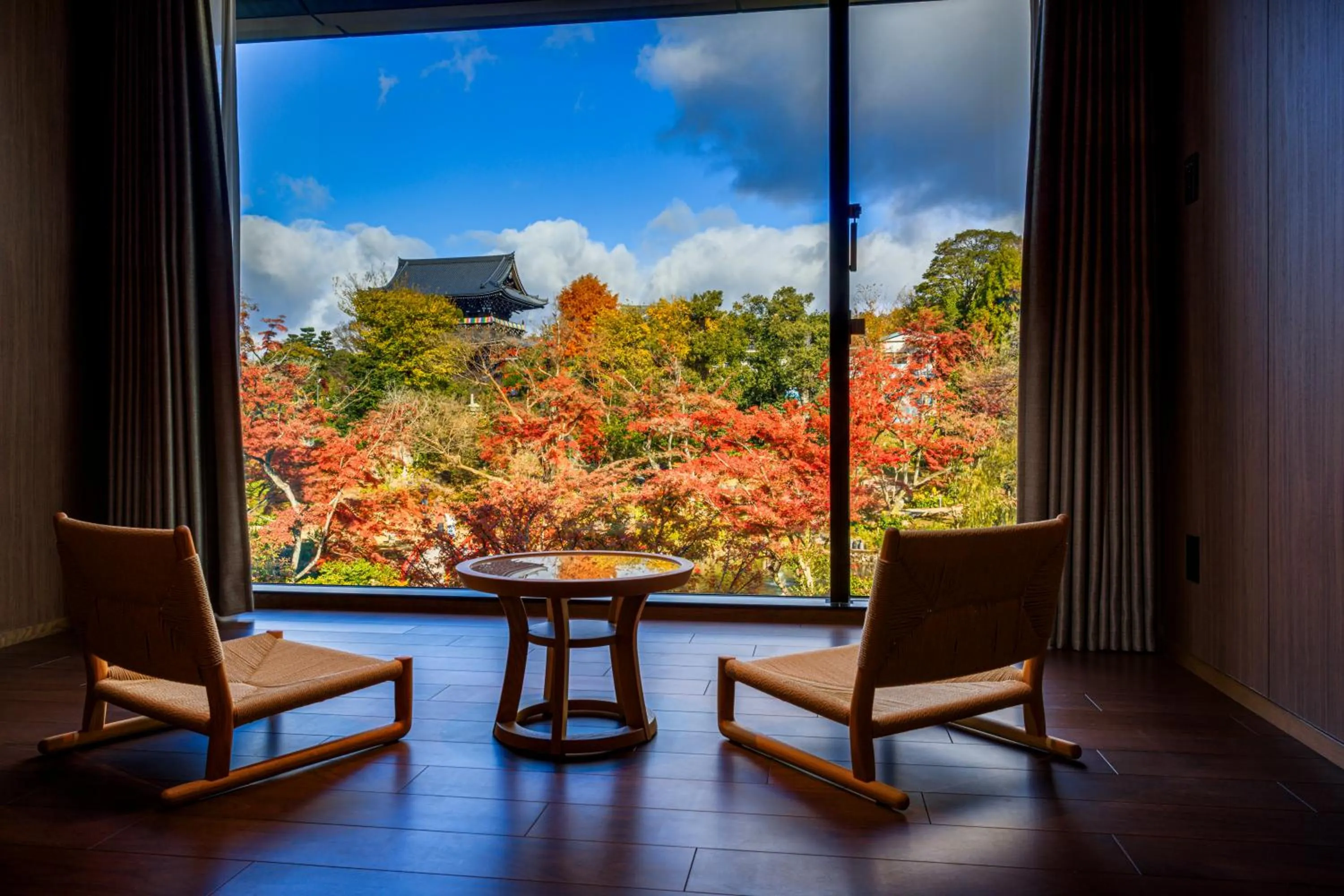 Living room in Hotel Okura Kyoto Okazaki Bettei