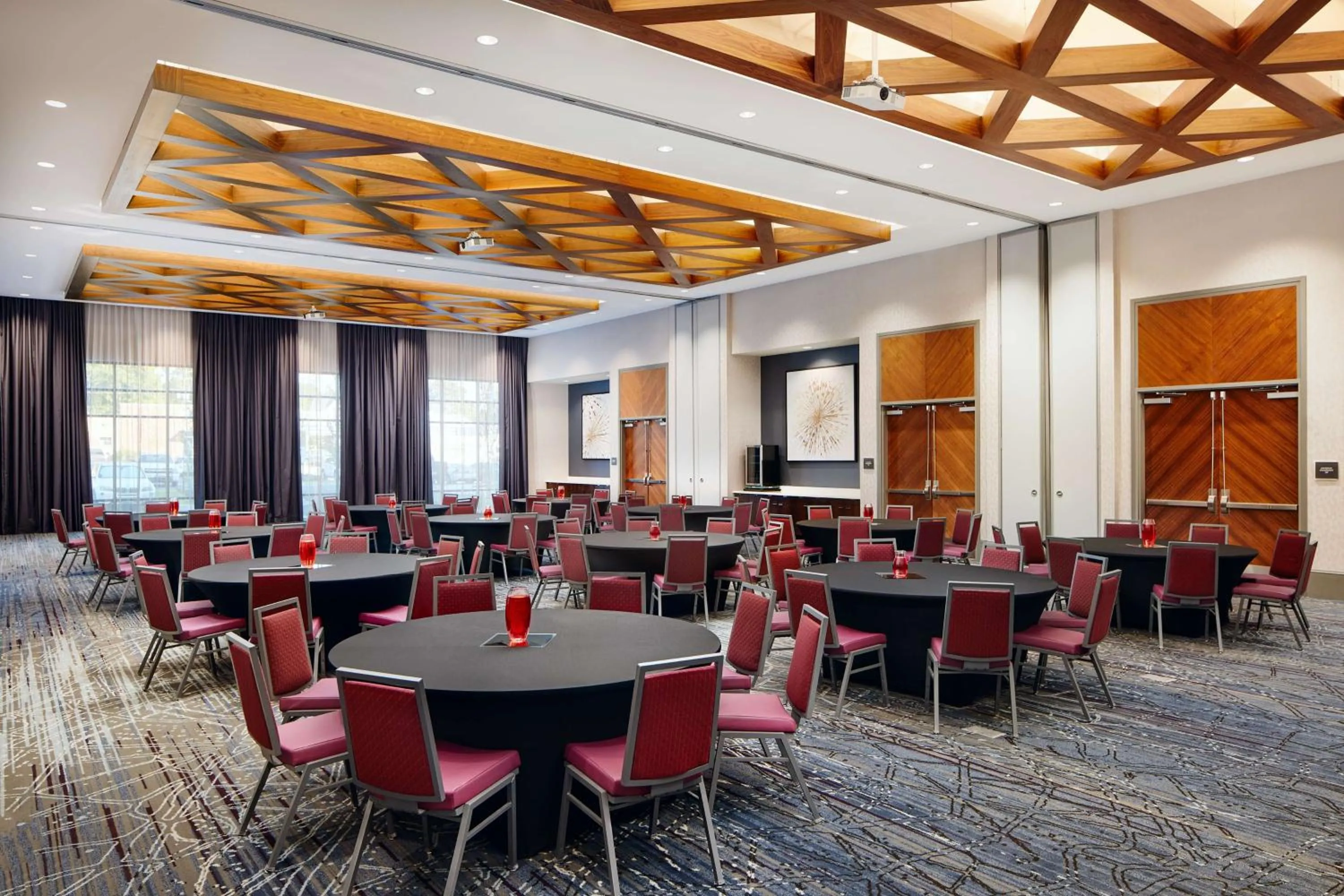 Meeting/conference room in Embassy Suites By Hilton Atlanta Airport North