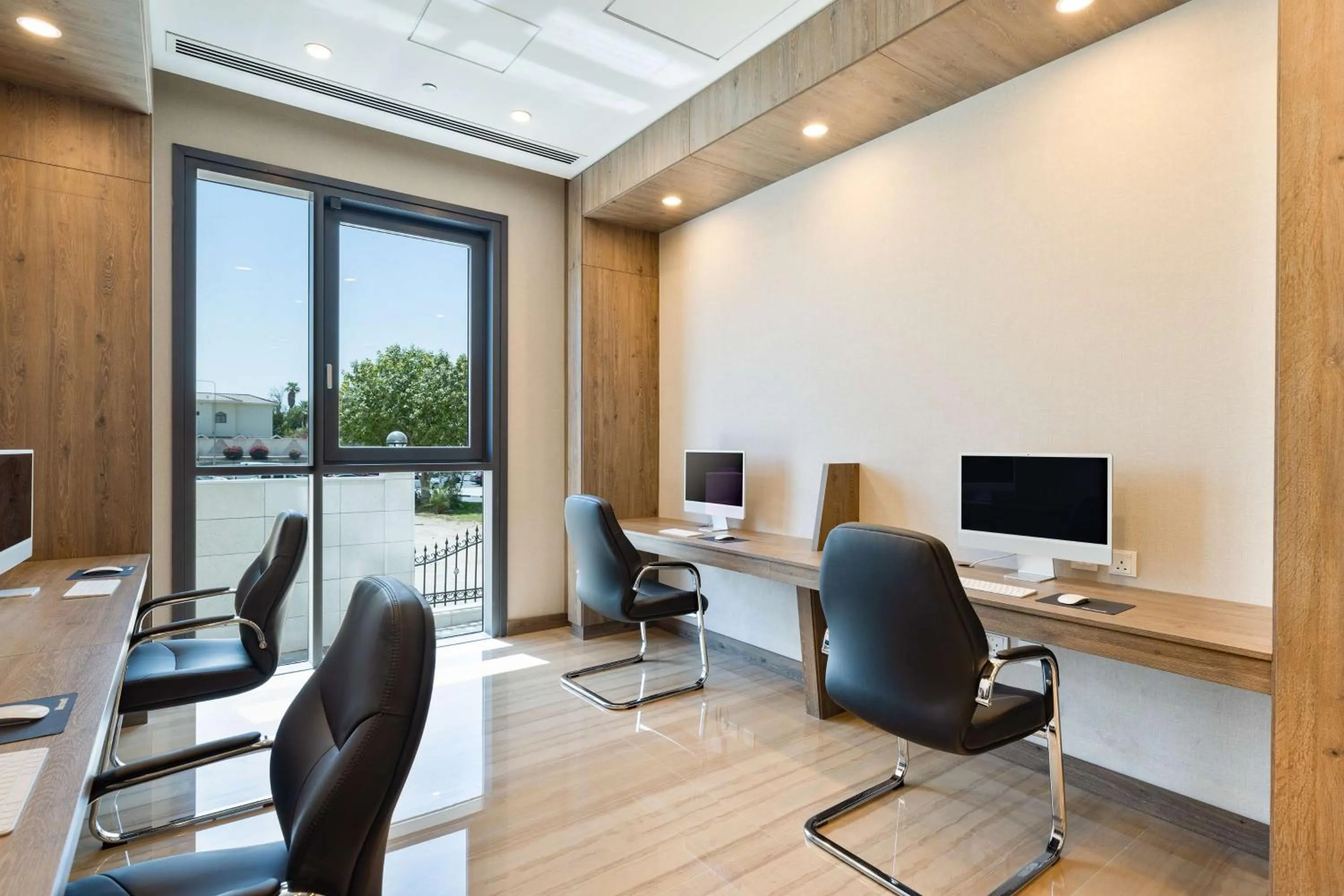 Business facilities in DoubleTree by Hilton Doha Downtown