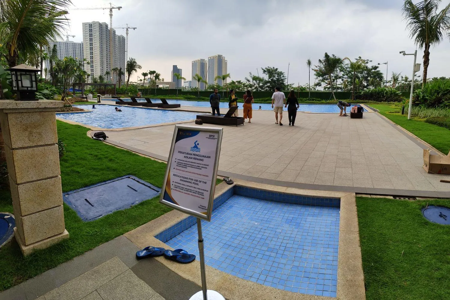 Swimming pool in MORITZ INN BSD TANGERANG