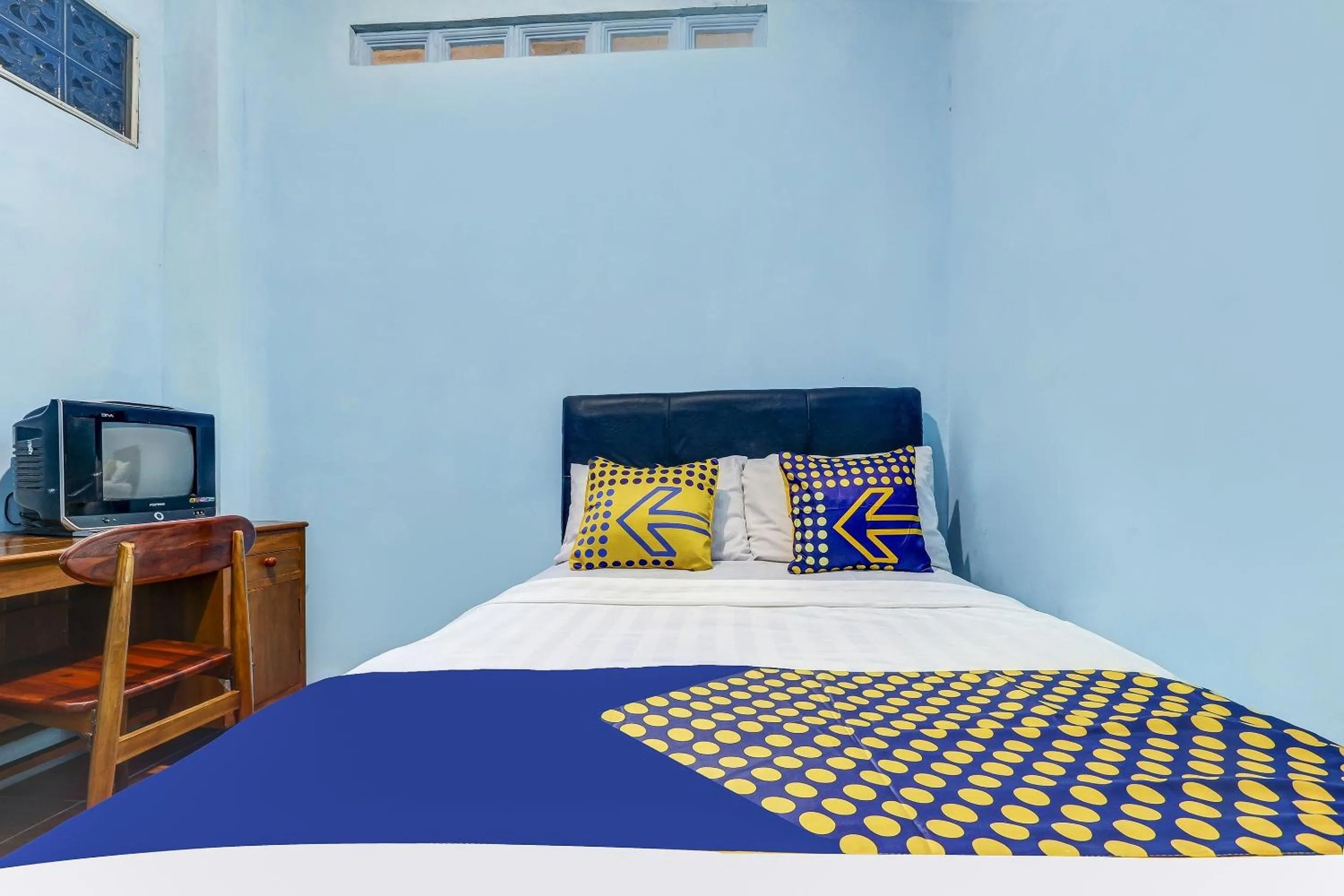 Bedroom, Bed in Hotel O Alika Homestay