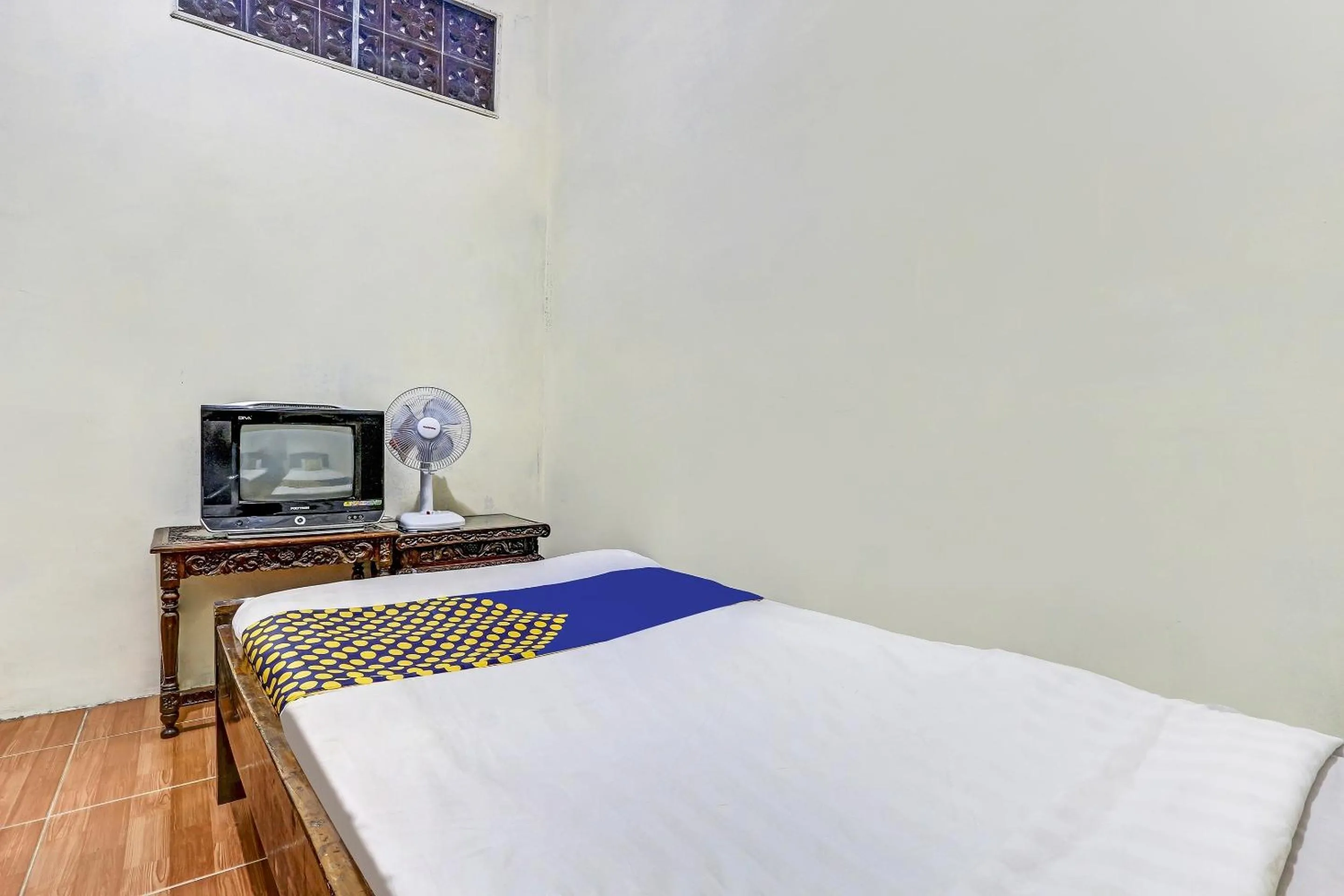 Bedroom, Bed in Hotel O Alika Homestay