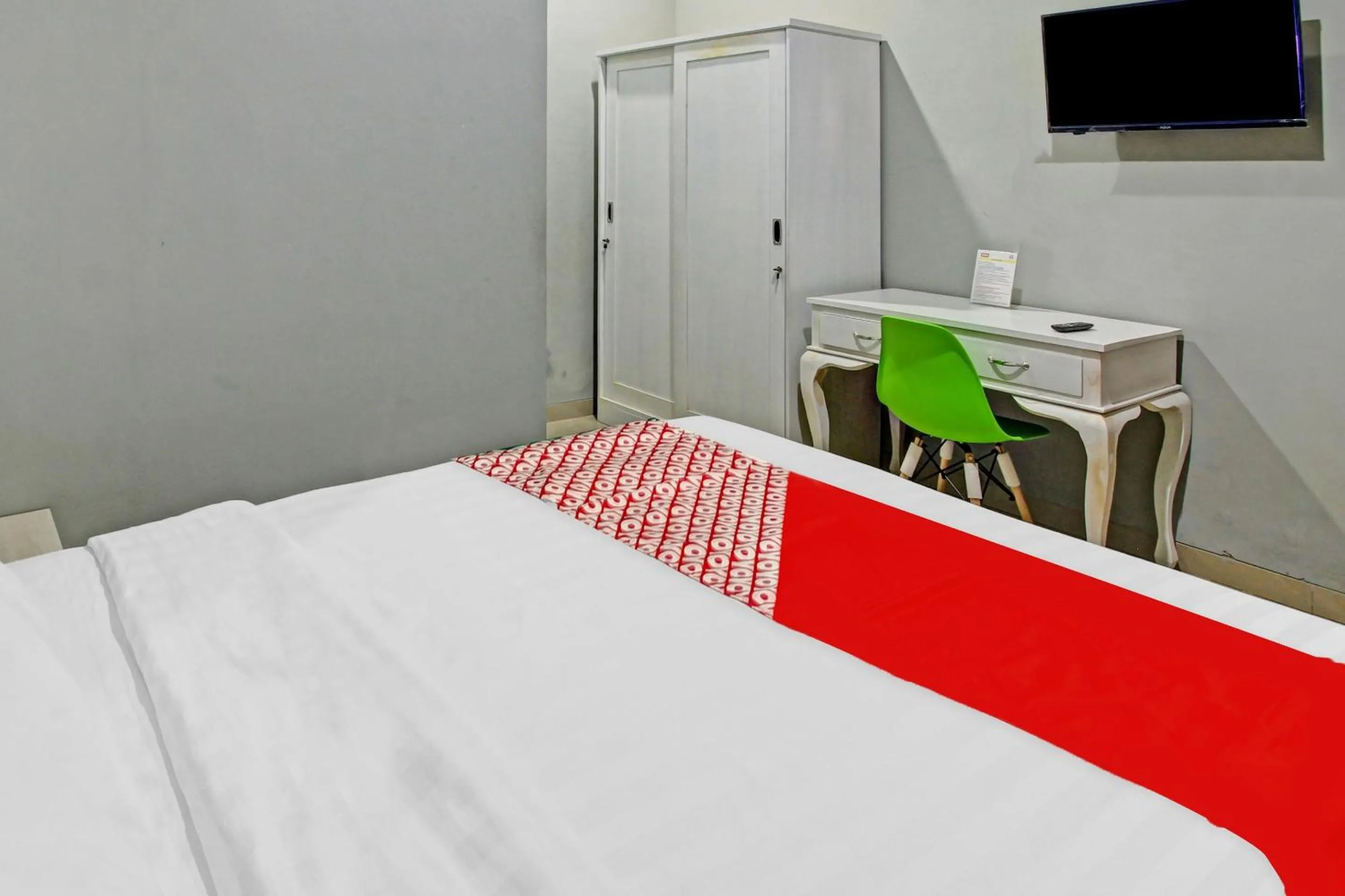 Bedroom, Bed in Hotel O Gm Guest House