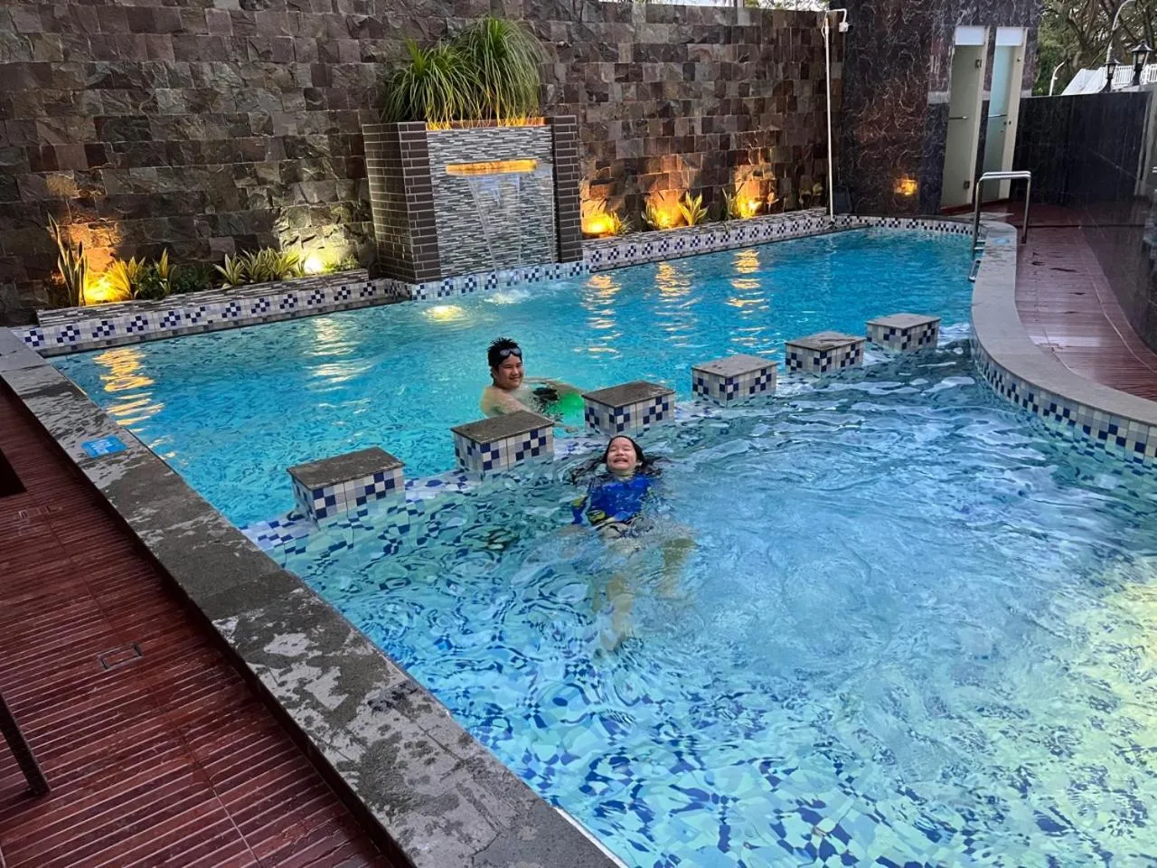 Swimming pool in Kirei Hotel
