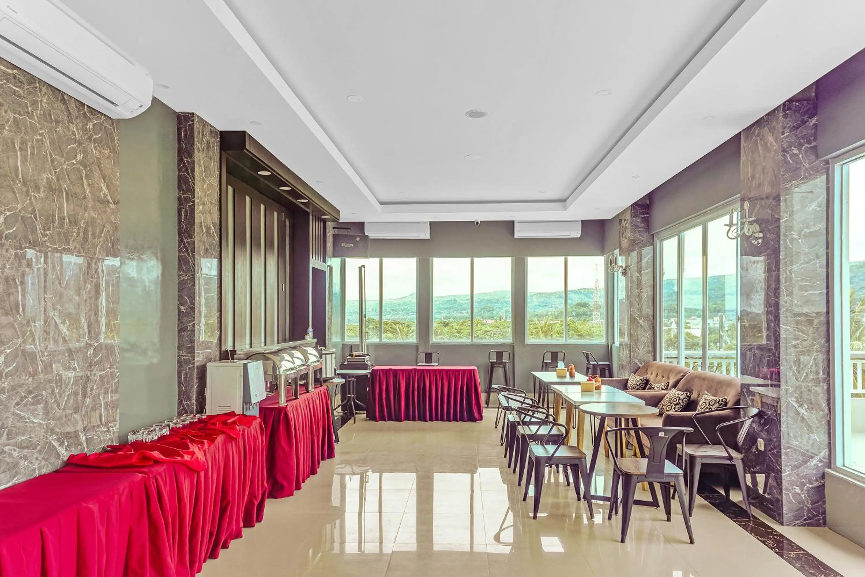 Restaurant/places to eat in Kirei Hotel