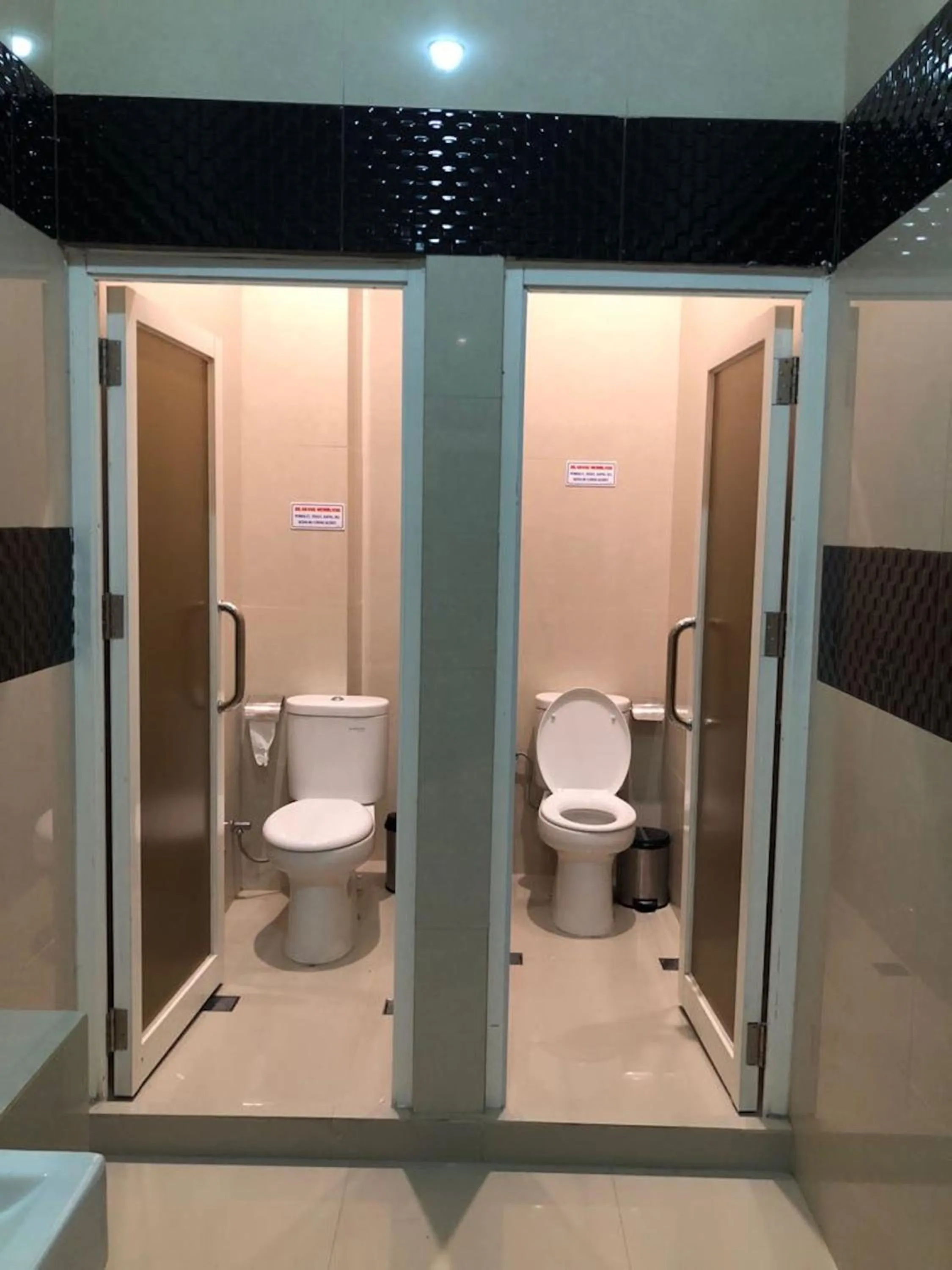 Toilet in Kirei Hotel