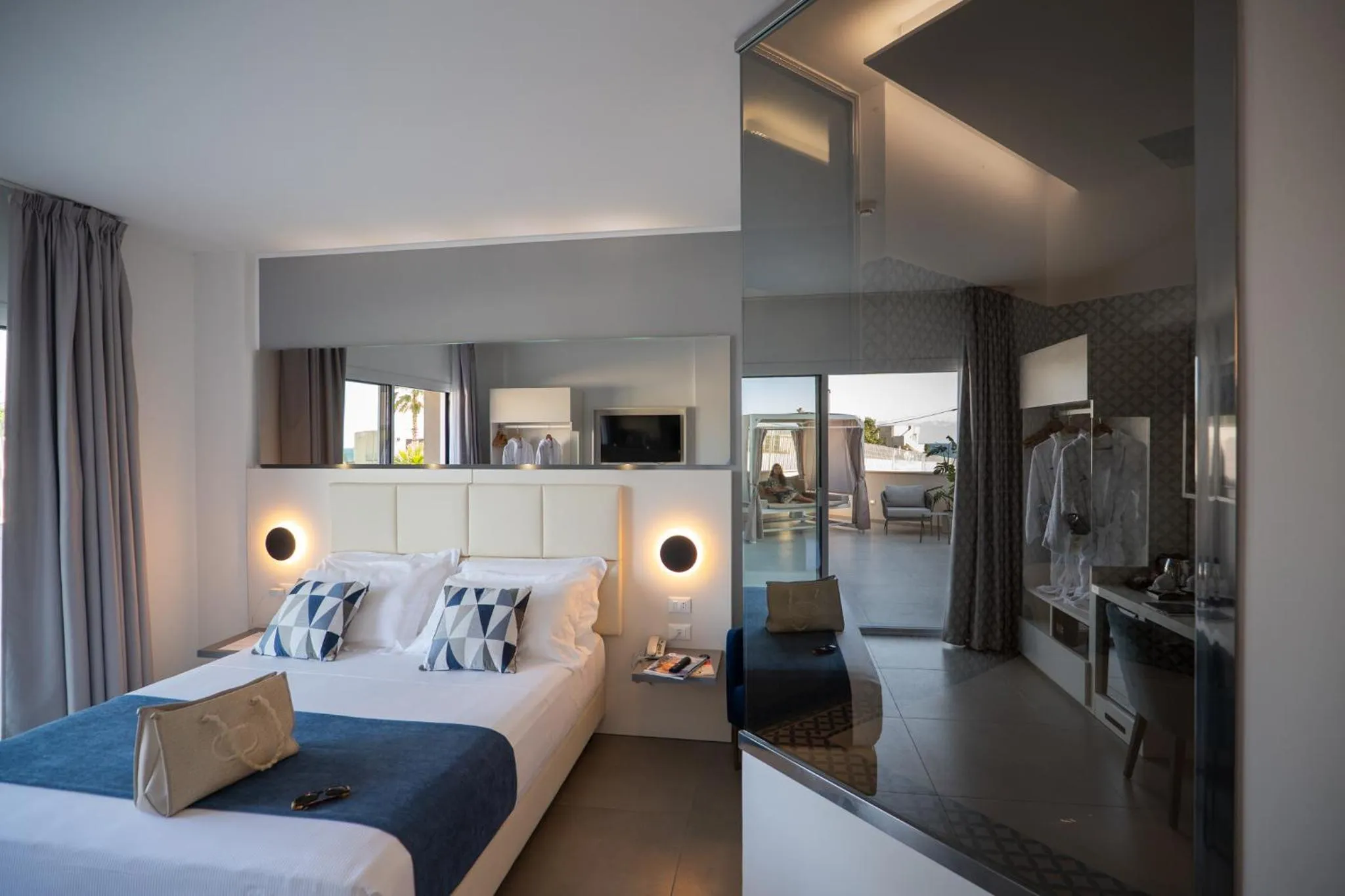 Bed in Resort La Battigia Beach & Spa