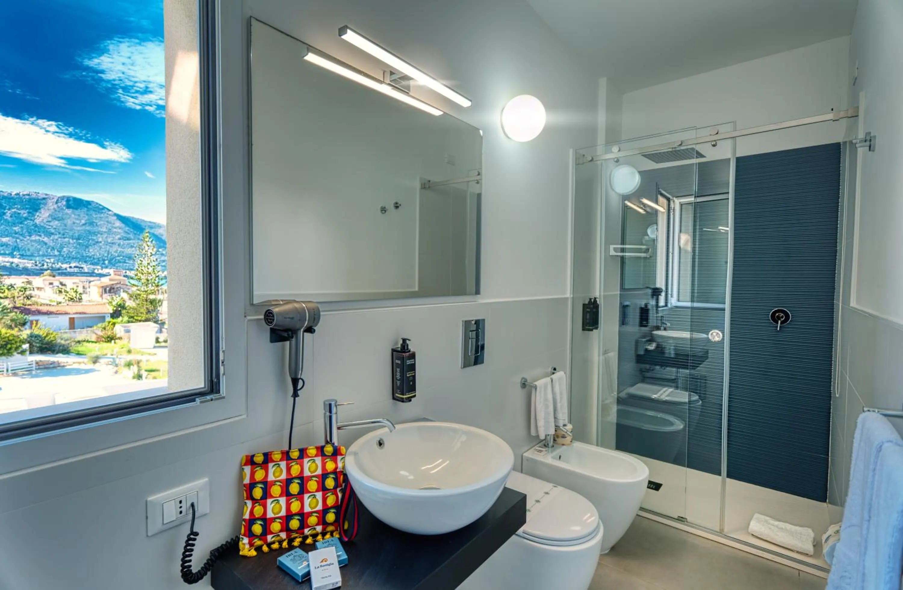 Bathroom in Resort La Battigia Beach & Spa