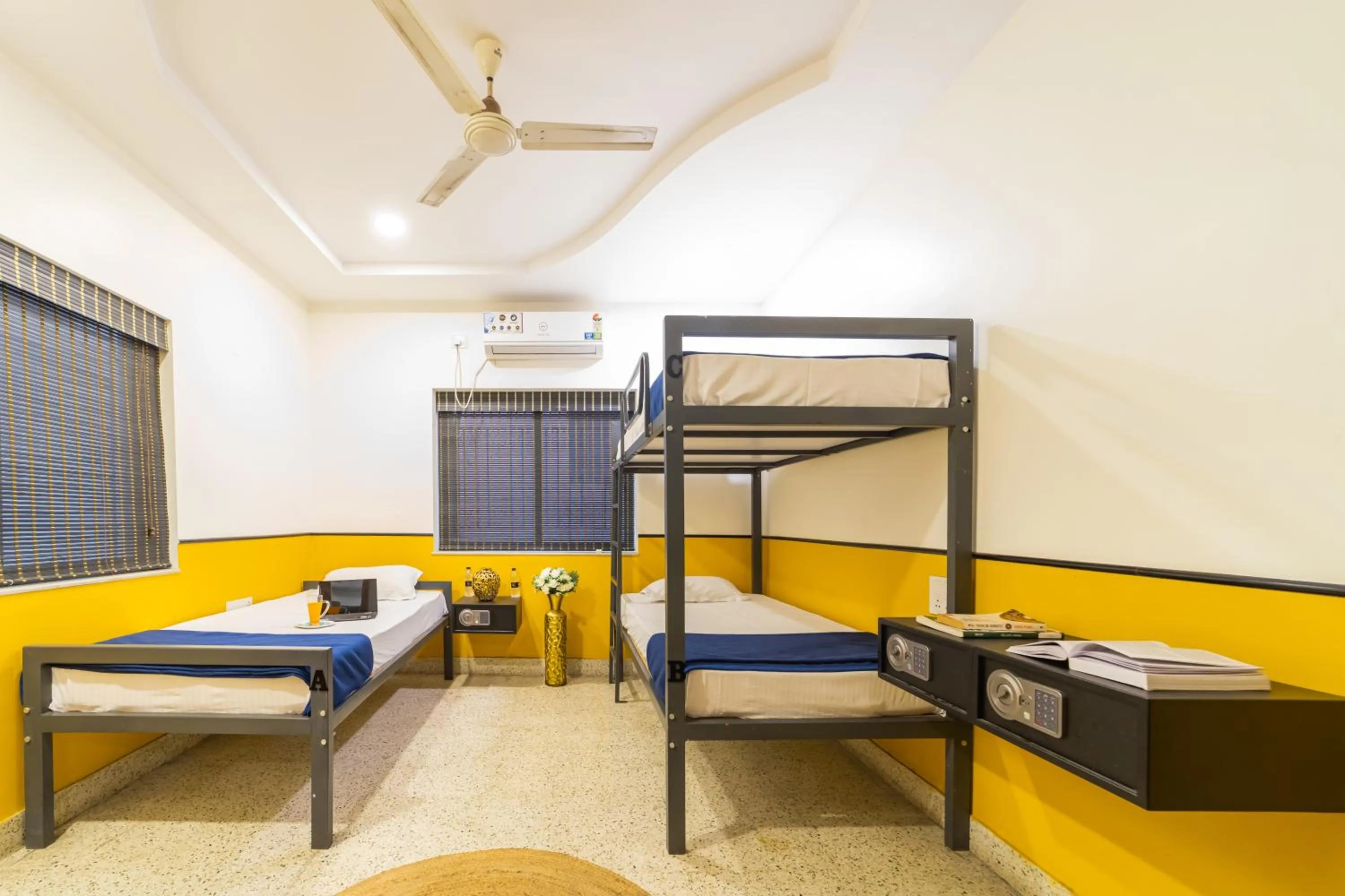 Bed in Coliwo Deux - Chandan Nagar