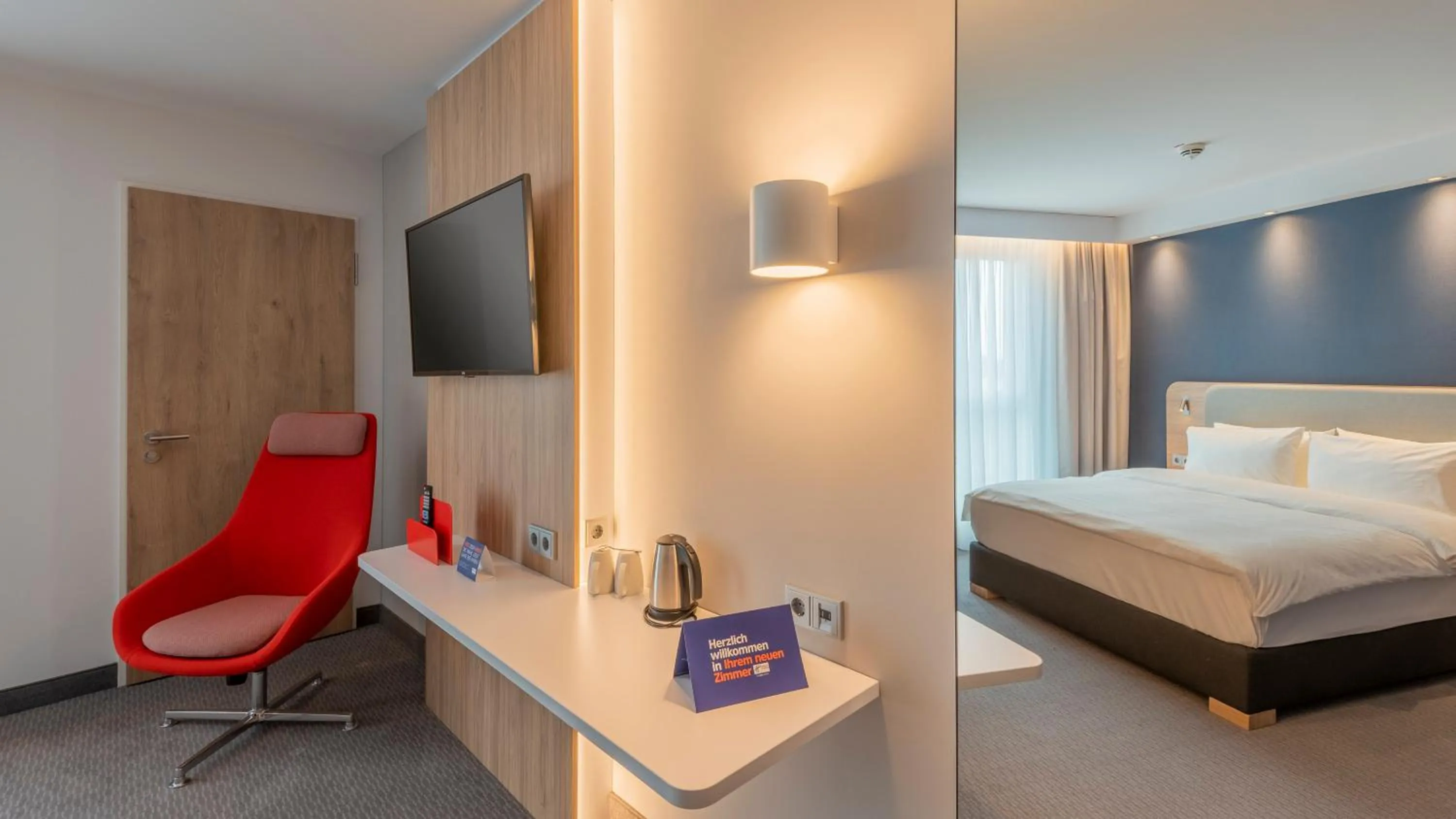 Photo of the whole room, Bed in Holiday Inn Express - Krefeld - Dusseldorf by IHG