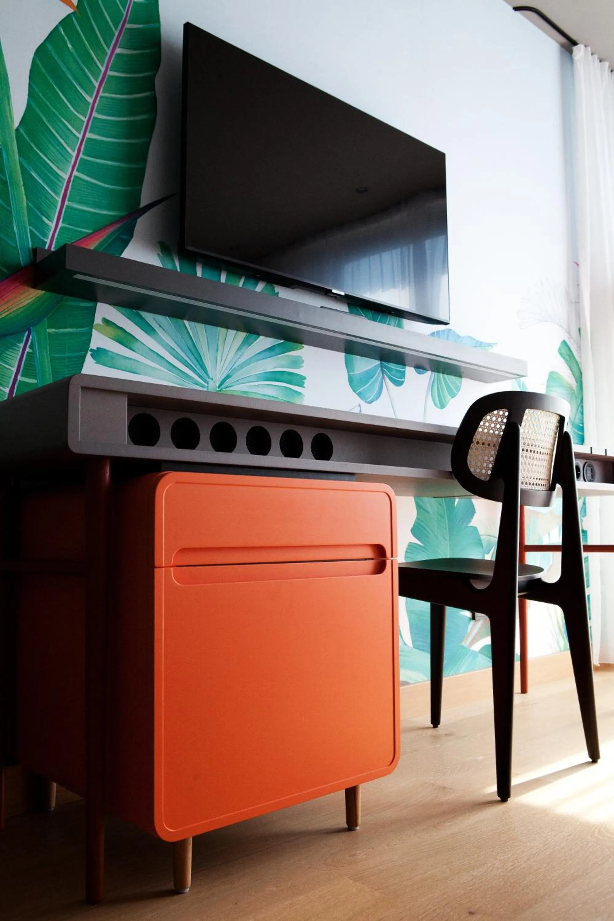 TV and multimedia in Hotel Indigo Vienna - Naschmarkt by IHG