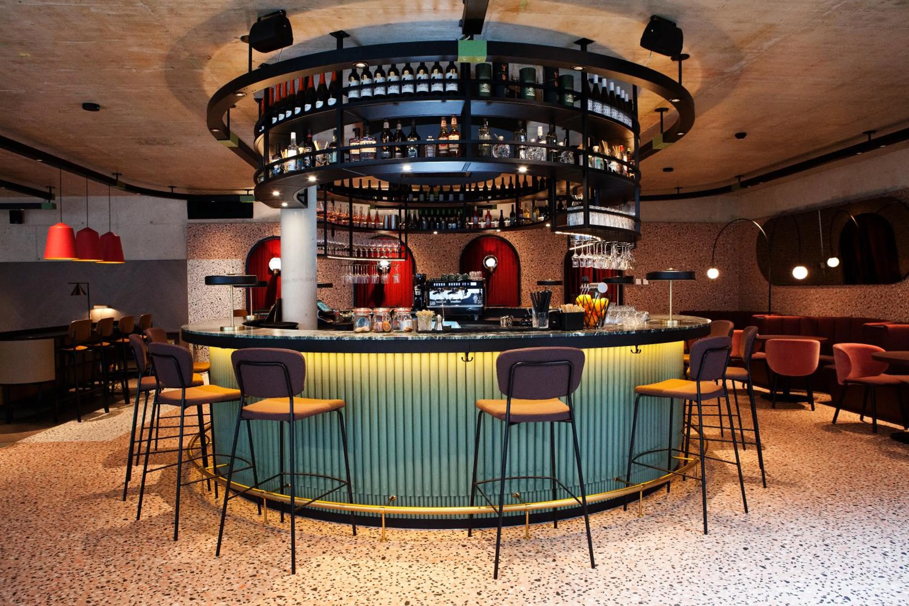 Lounge or bar in Hotel Indigo Vienna - Naschmarkt by IHG