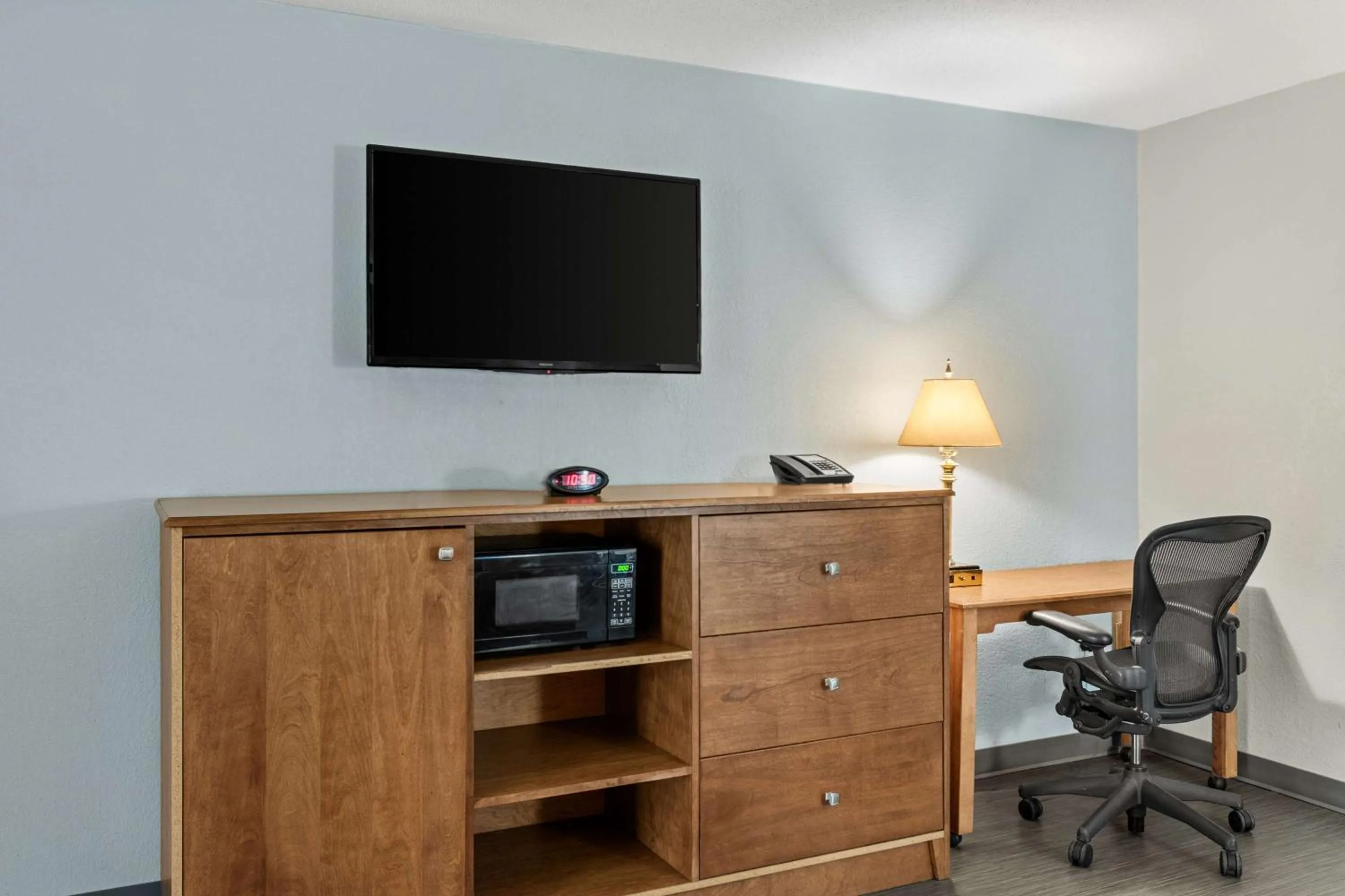 Bedroom in Americas Best Value Inn Carlisle