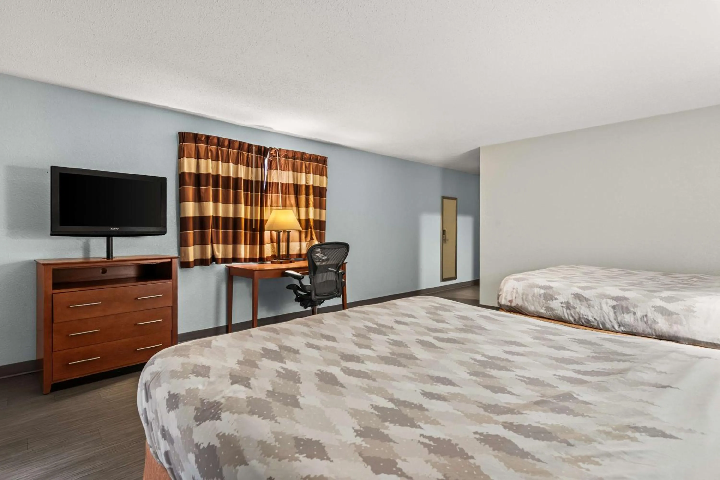 Bedroom, Bed in Americas Best Value Inn Carlisle