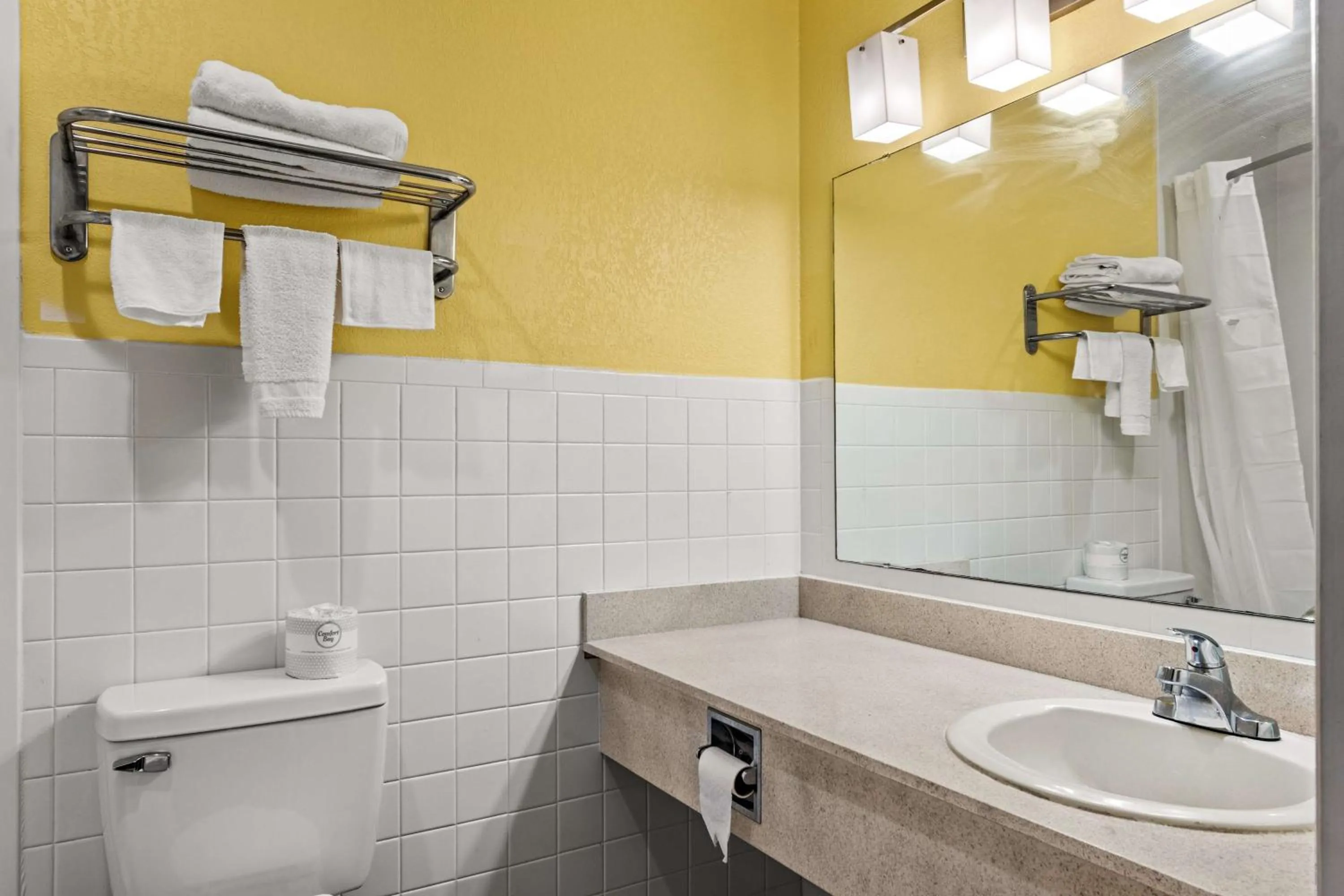 Bathroom in Americas Best Value Inn Carlisle