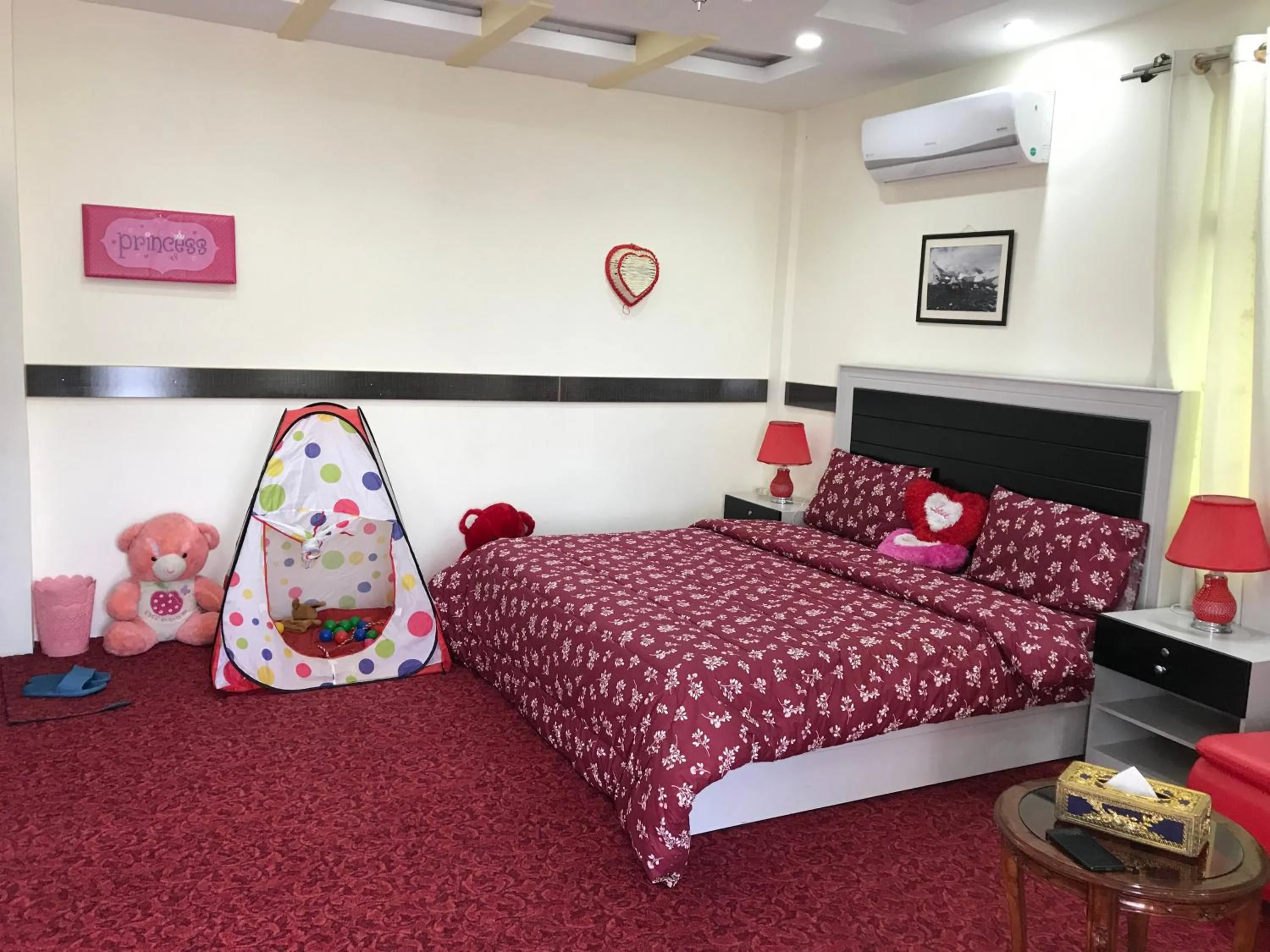 Bed in SWAT HiLL ViEW RESORT-only for families