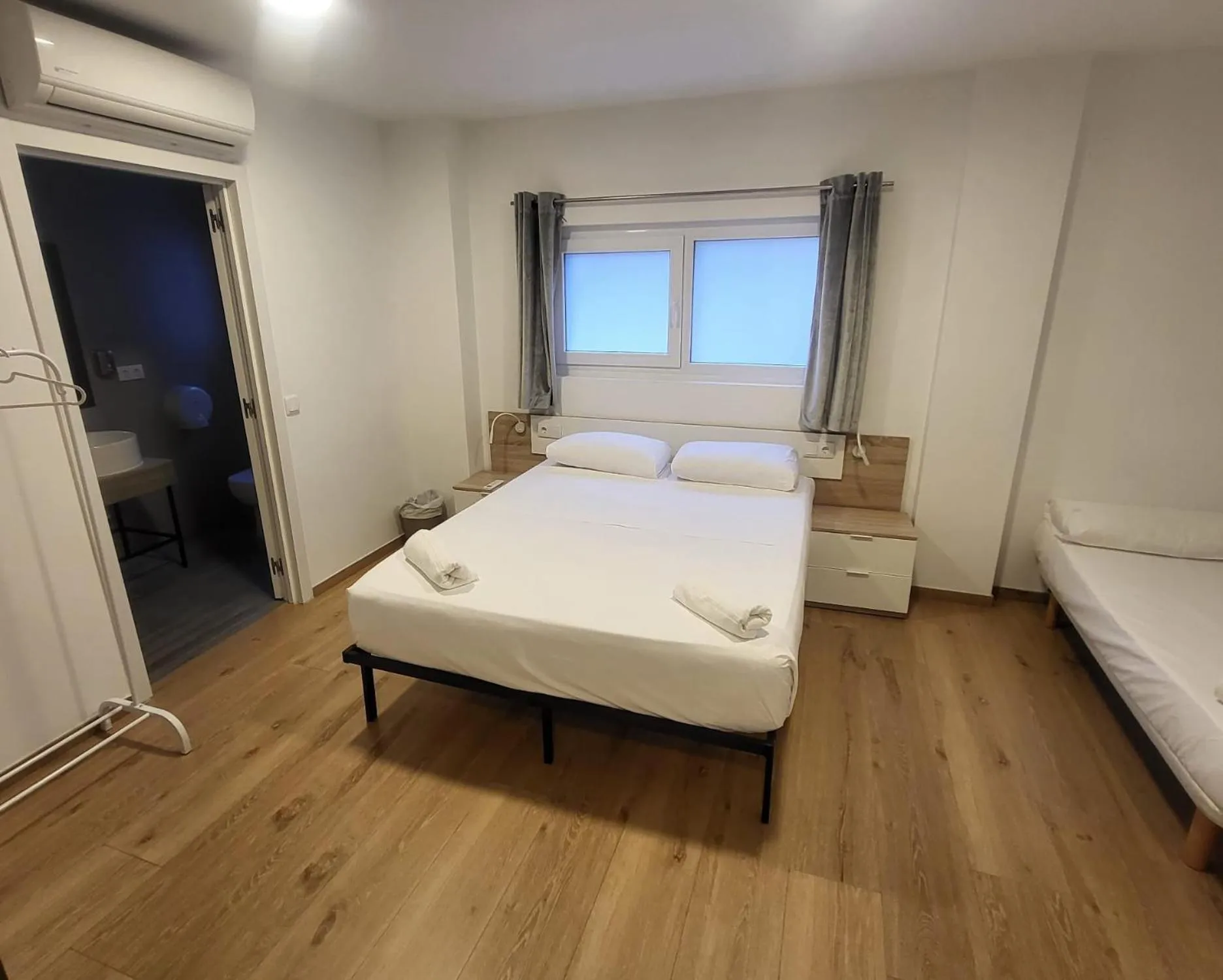 Bed in Beach & Arts Hostel Valencia