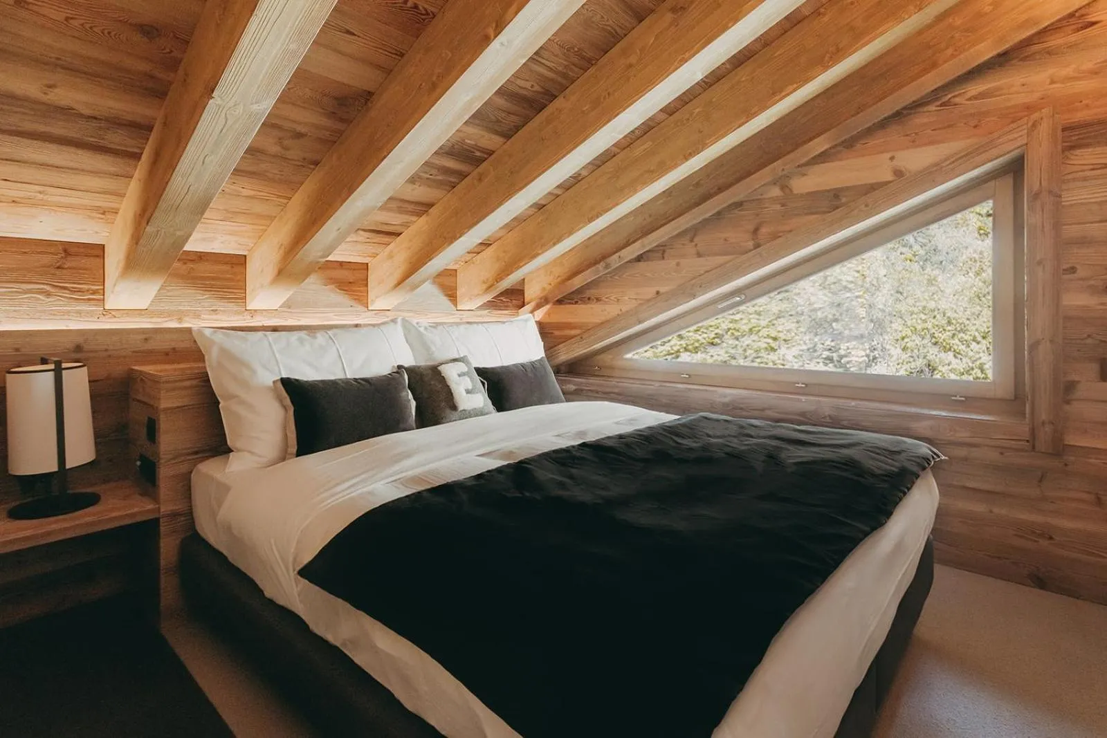 Bed in Eringer Hotel