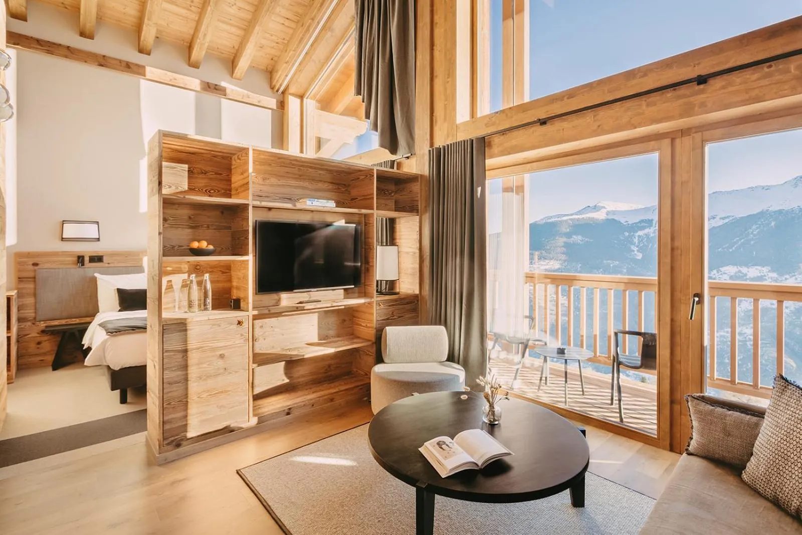 Communal lounge/ TV room in Eringer Hotel