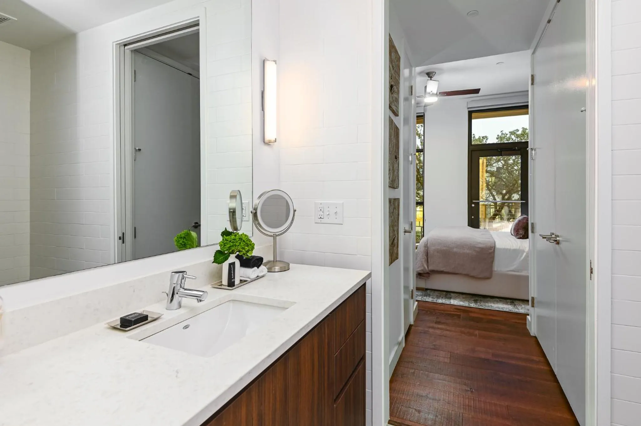 Bathroom, Bed in Drey Hotel