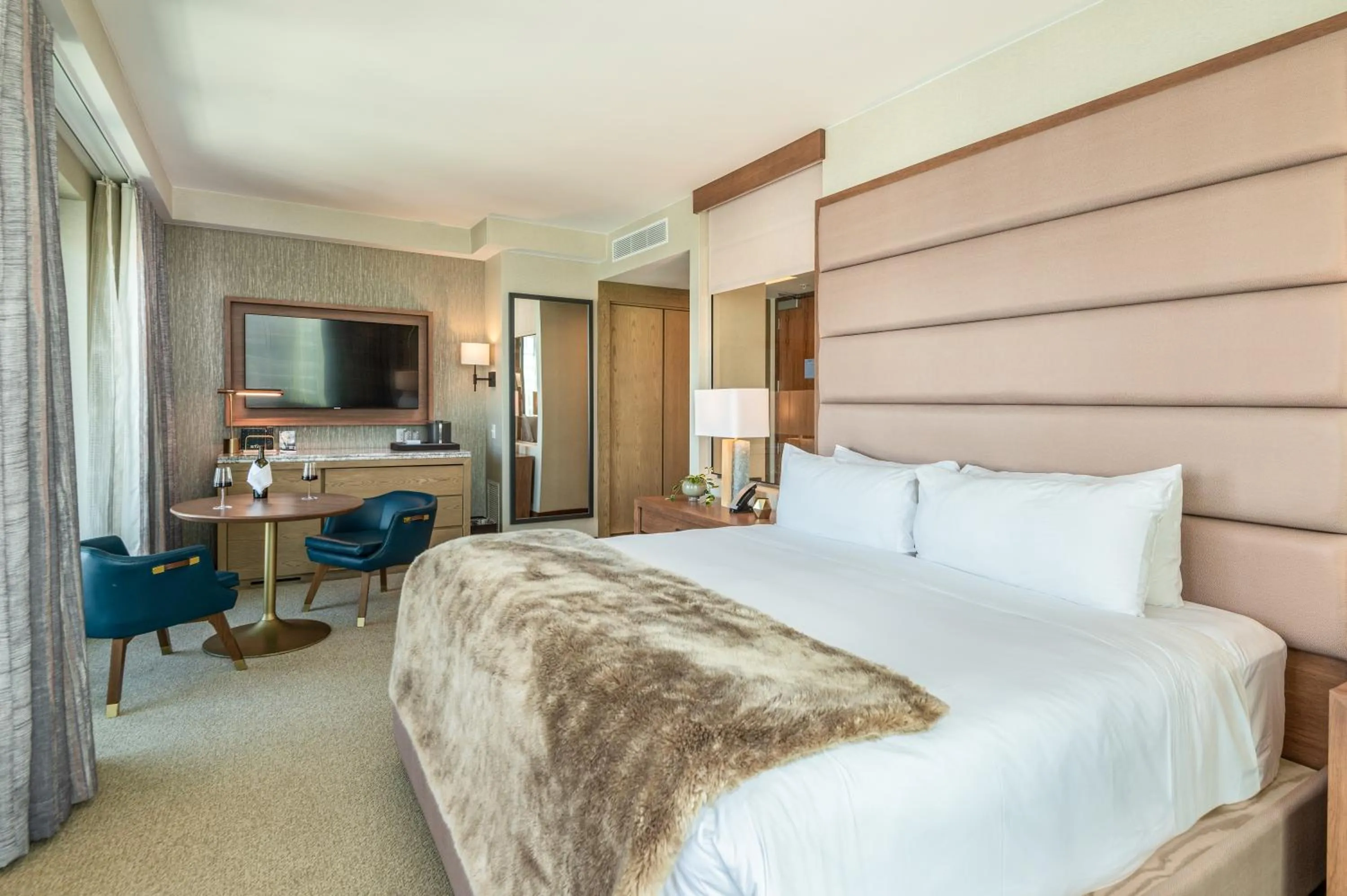 Bedroom, Bed in Drey Hotel