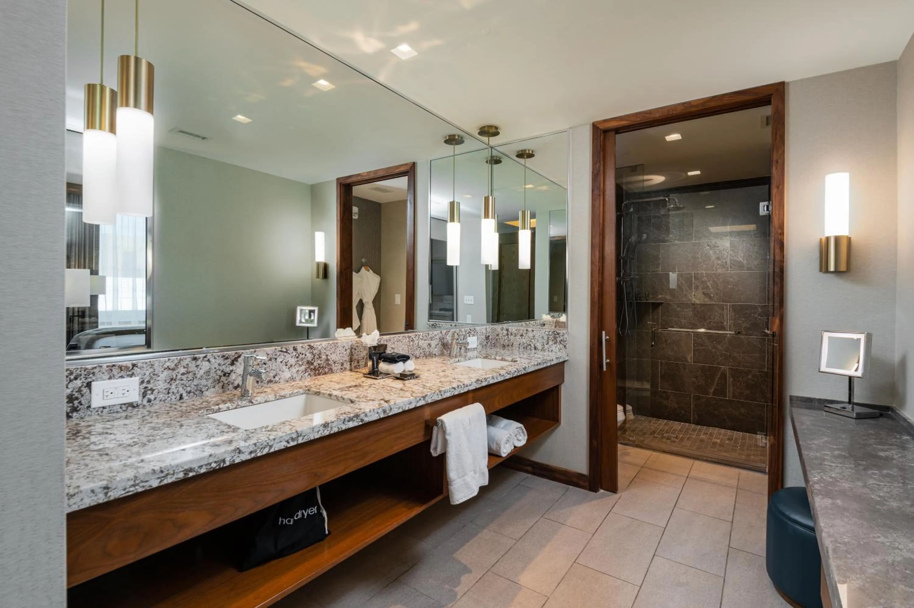 Shower in Drey Hotel