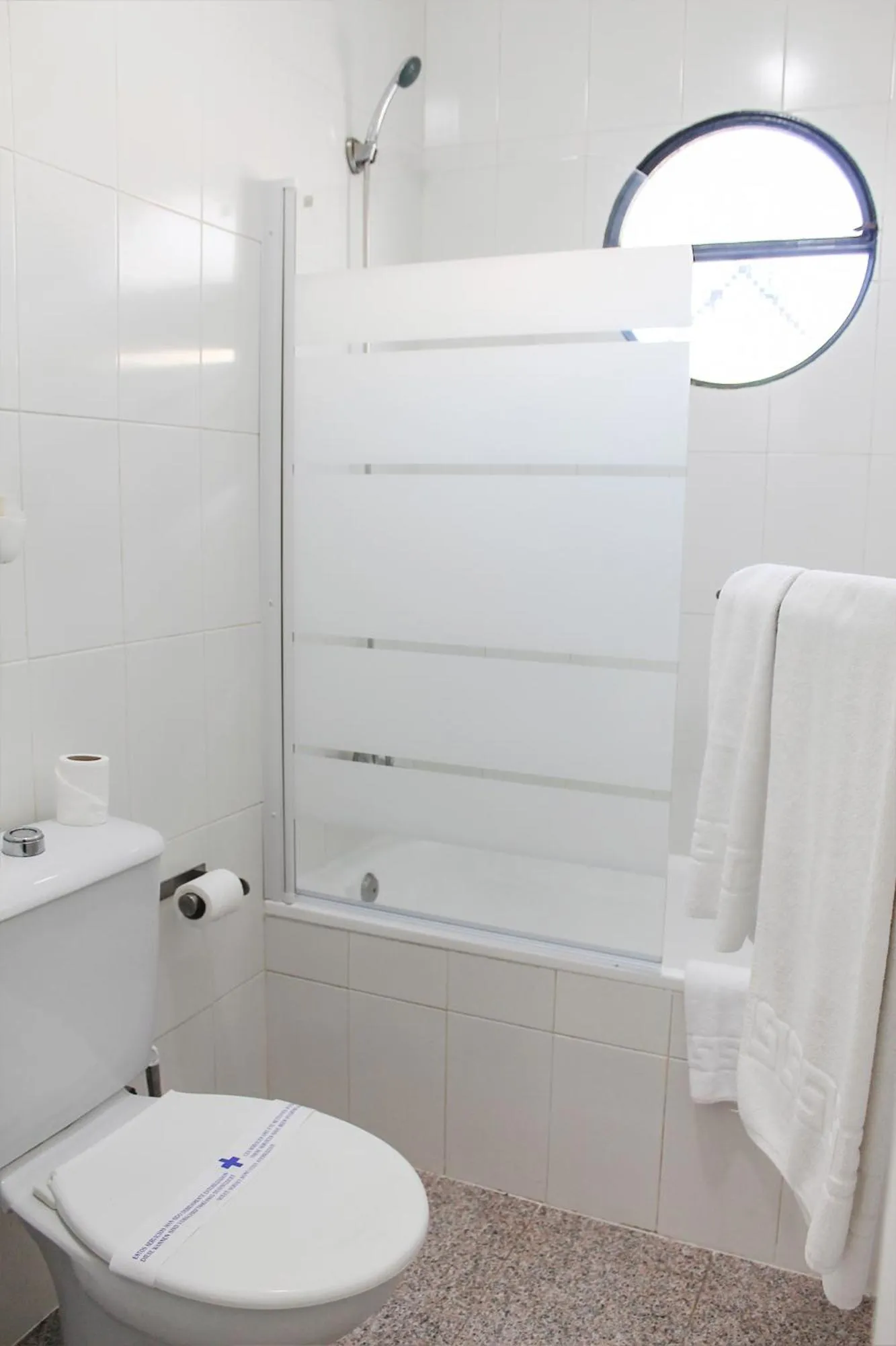 Bathroom in Hotel Restaurante Vía Sevilla - Cádiz by MA 22 Puntos