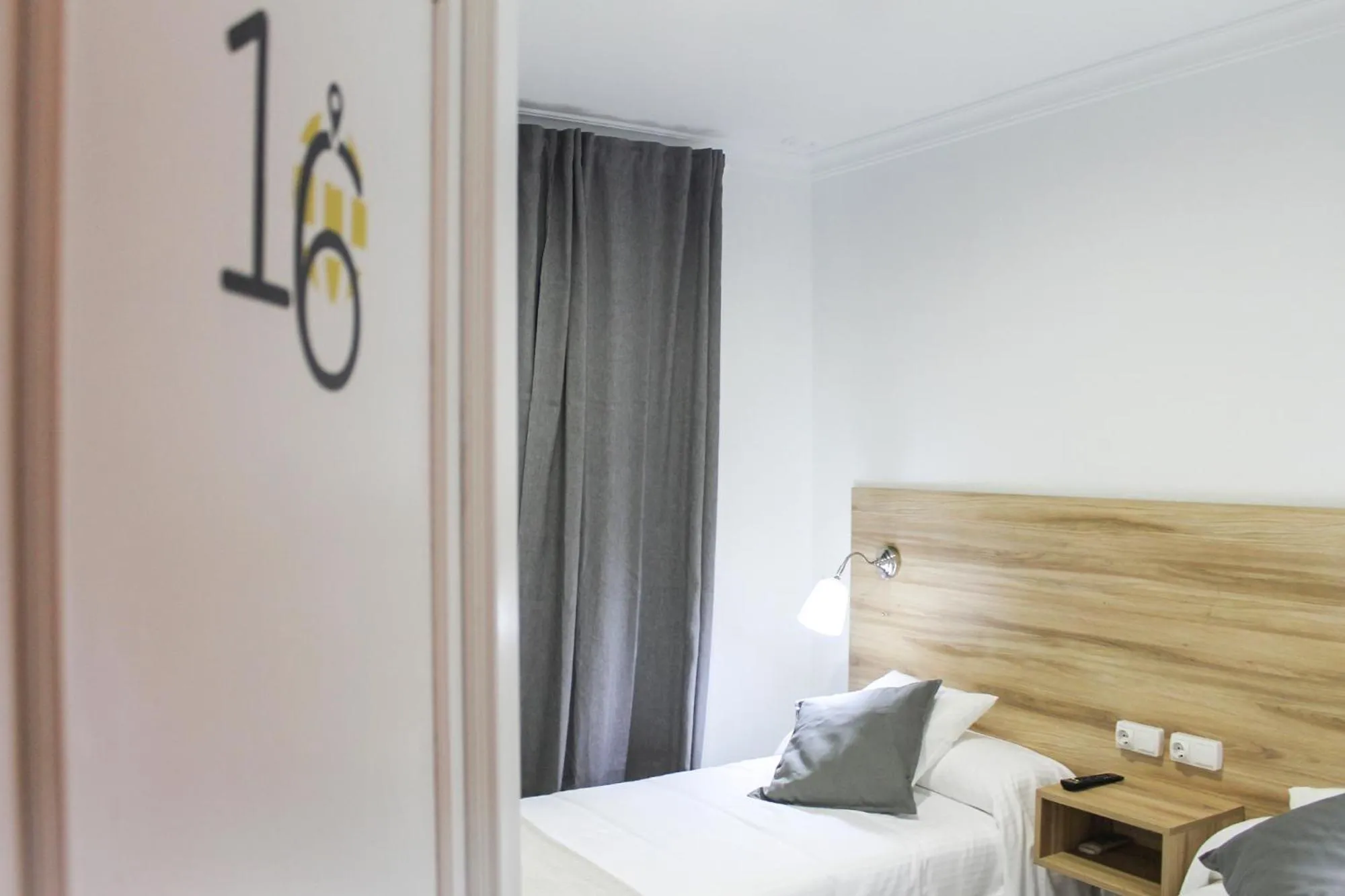 Photo of the whole room, Bed in Hotel Restaurante Vía Sevilla - Cádiz by MA 22 Puntos