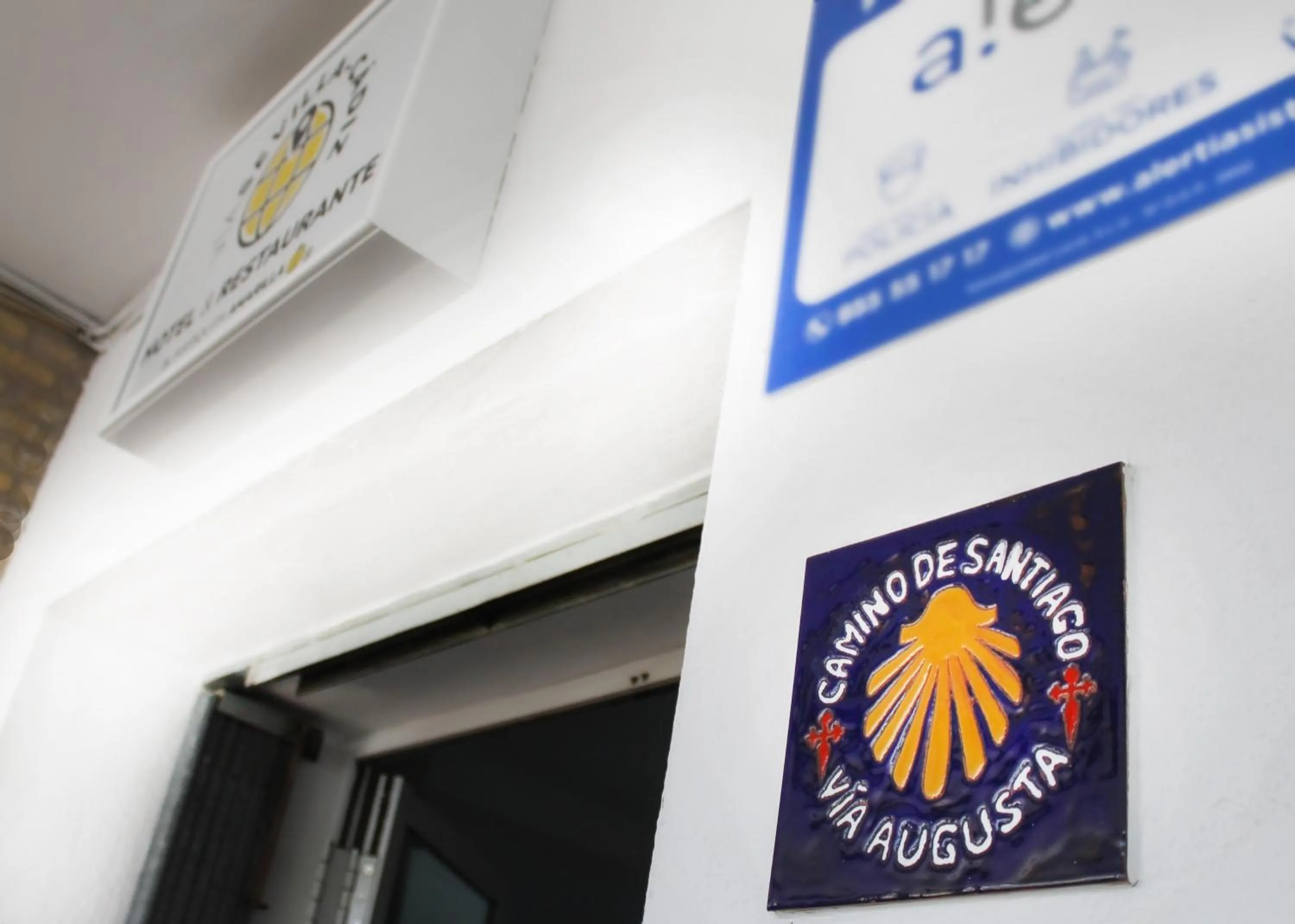 Property building in Hotel Restaurante Vía Sevilla - Cádiz by MA 22 Puntos