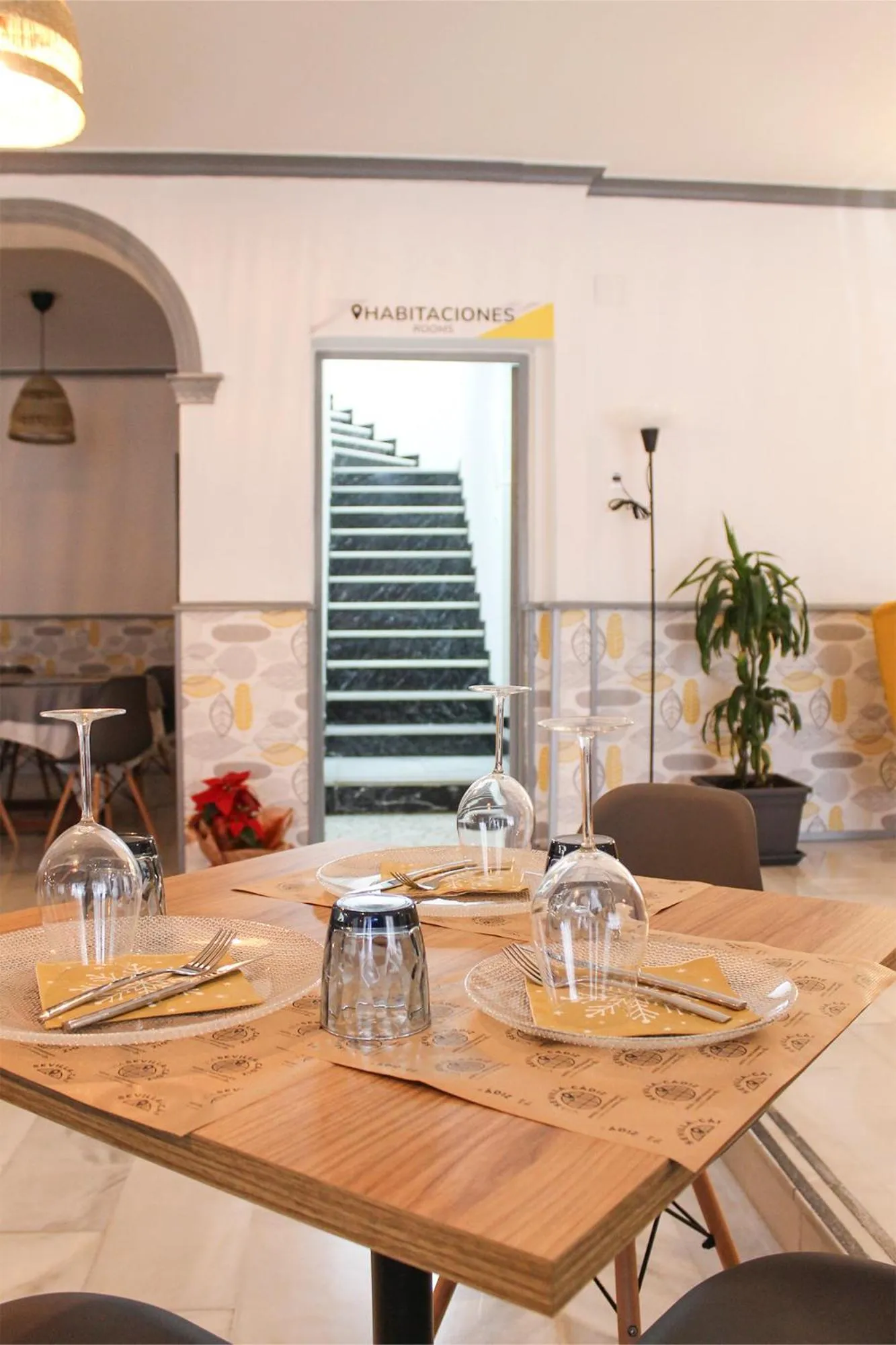 Restaurant/places to eat in Hotel Restaurante Vía Sevilla - Cádiz by MA 22 Puntos