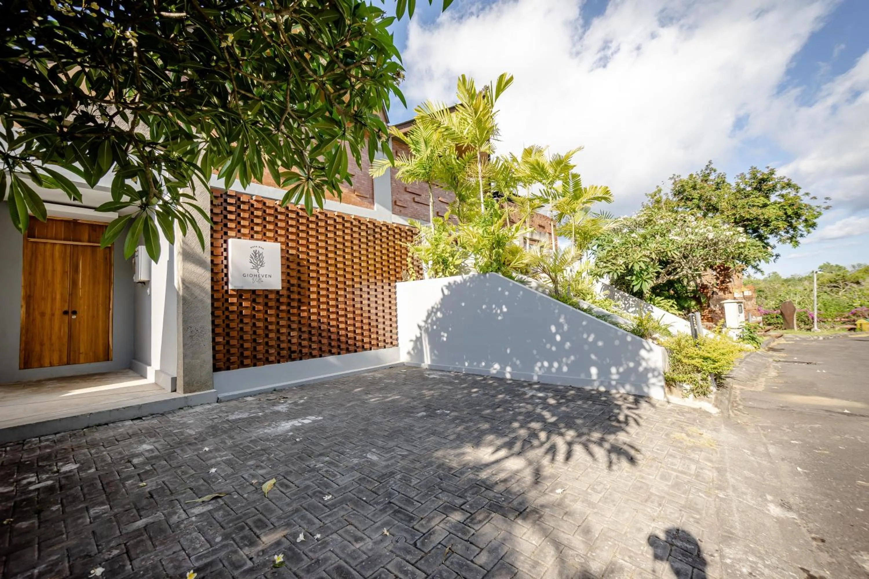 Property building in Gioheven Villa