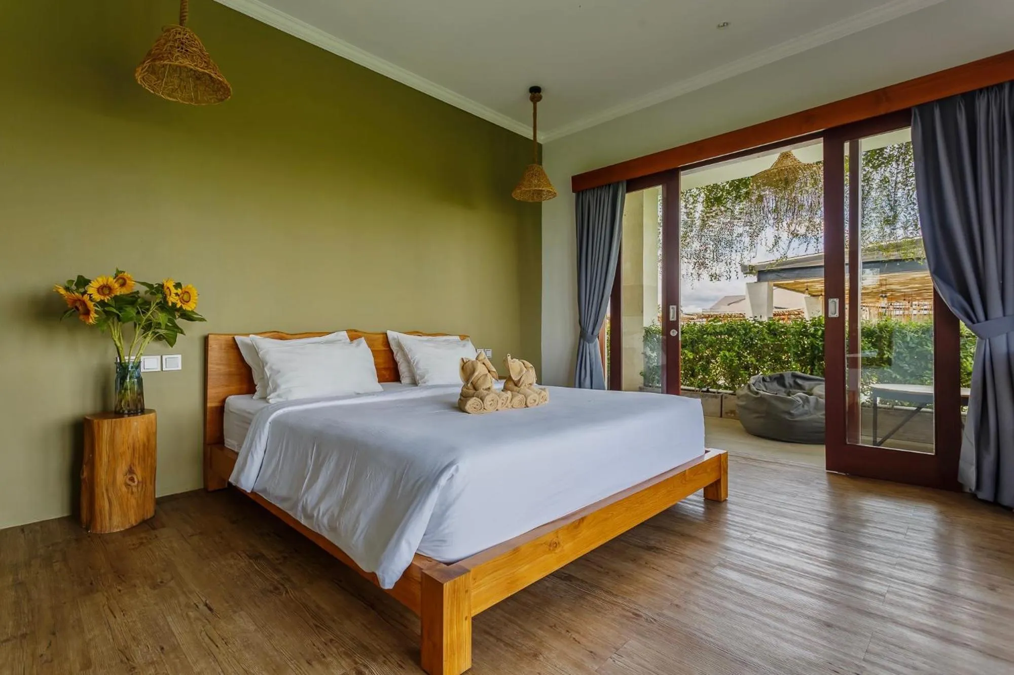 Bed in Canggu Hype