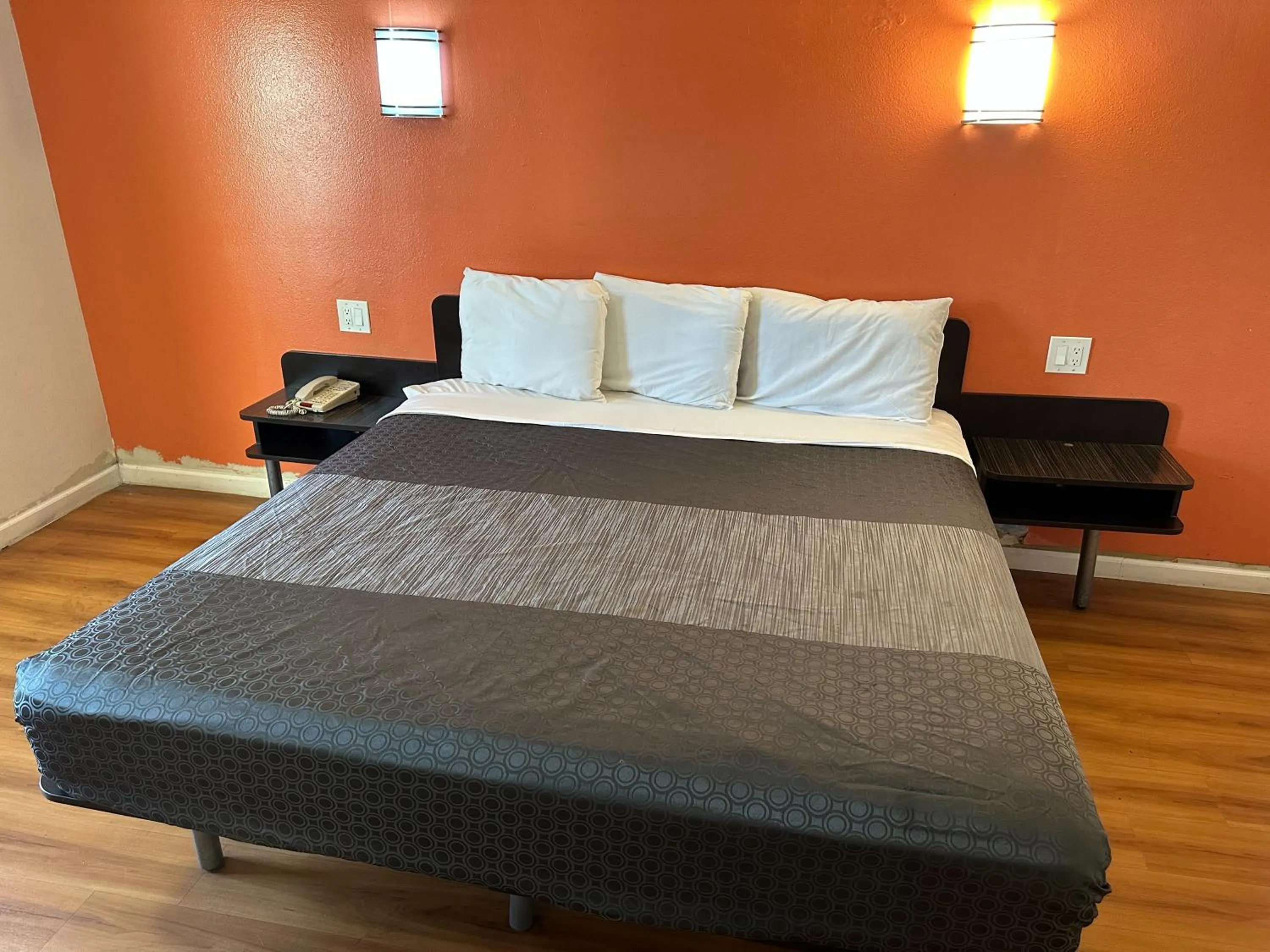 Bed in Beachside Inn