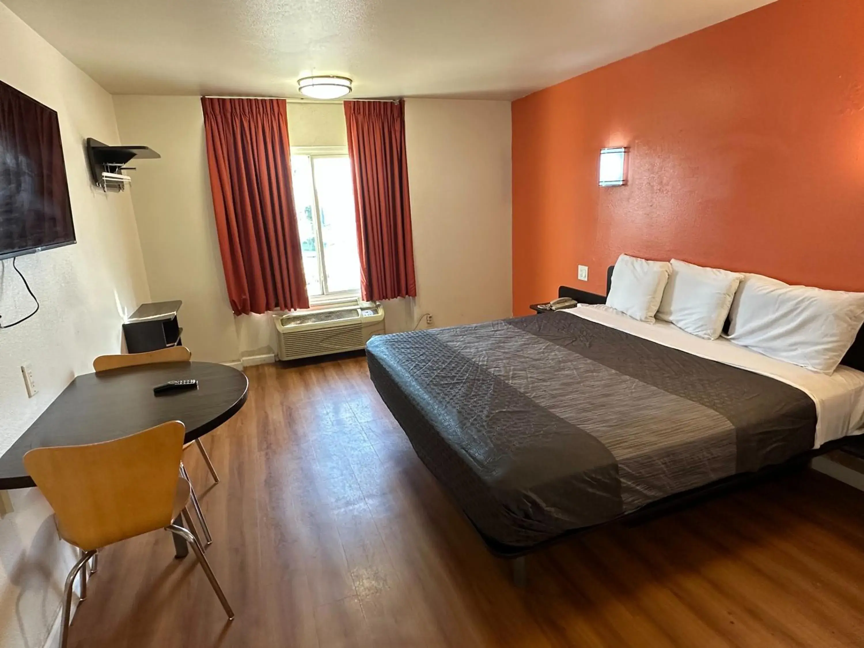 King Room in Beachside Inn King Room in Beachside Inn