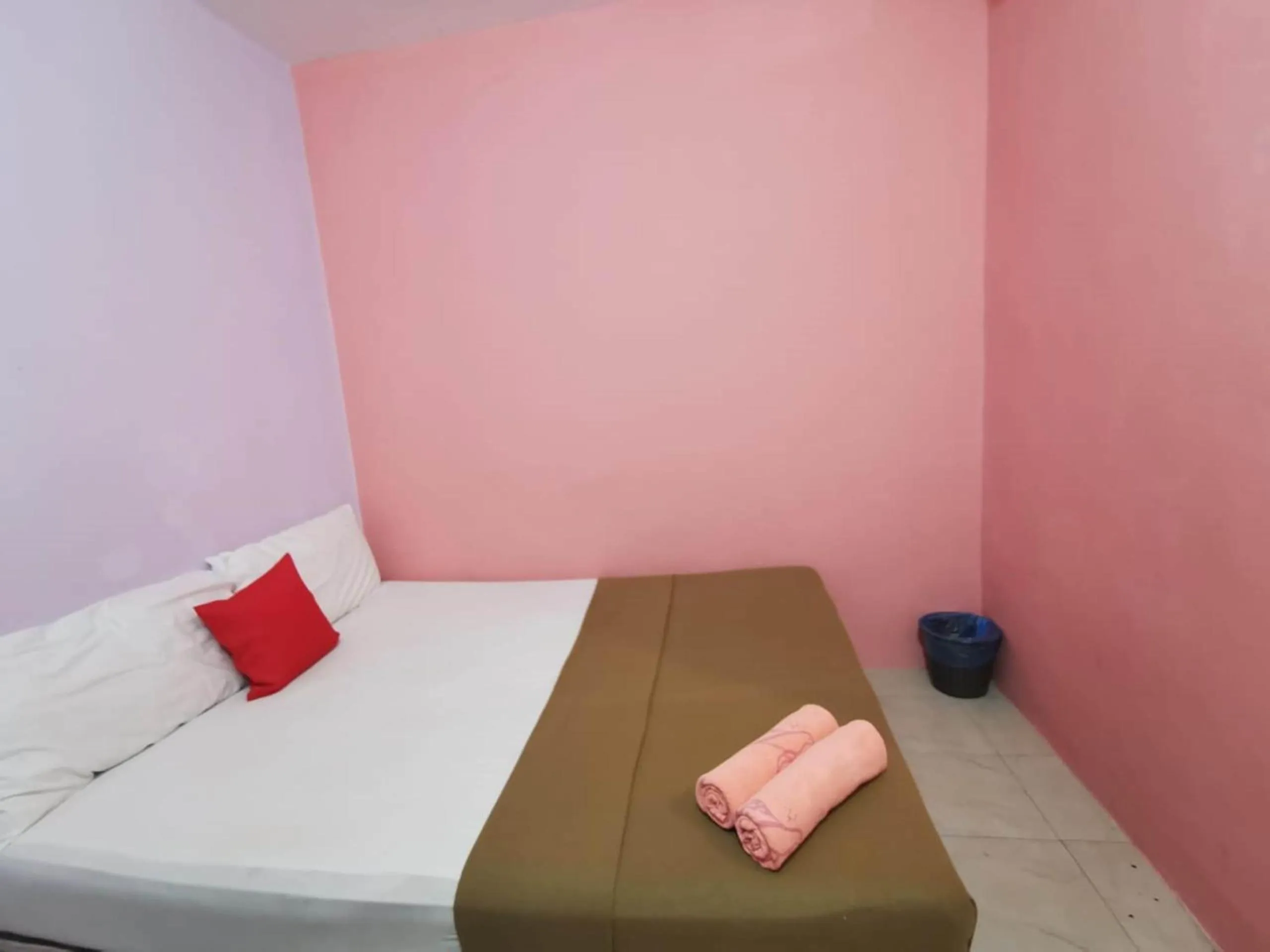 Bedroom, Bed in Hotel O My Seven Days Inn