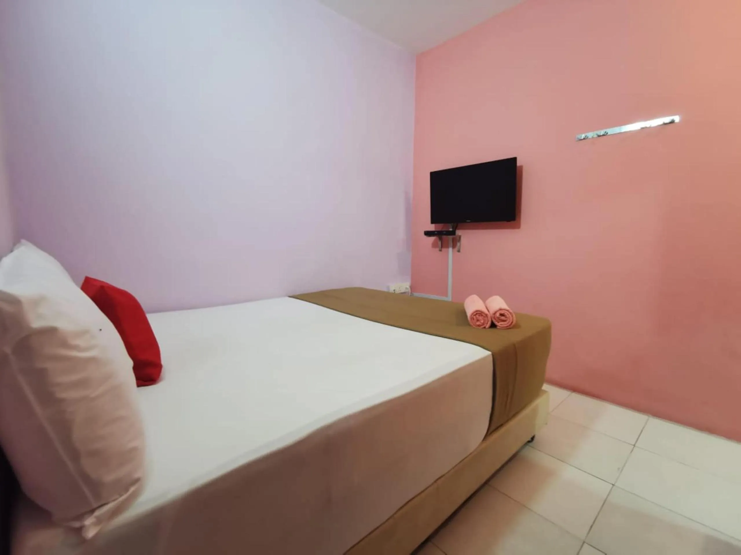 Bedroom, Bed in Hotel O My Seven Days Inn