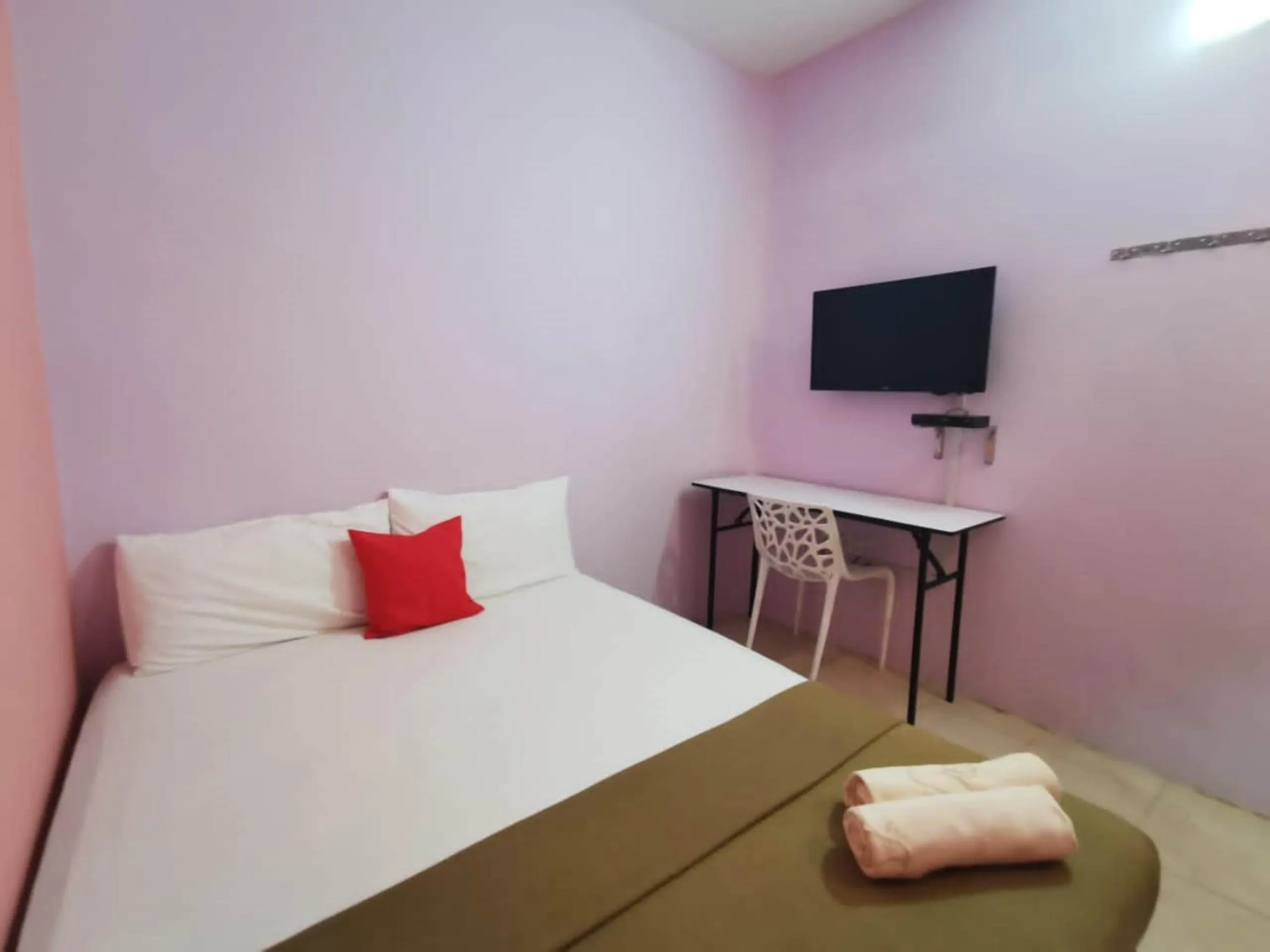 Bedroom, Bed in Hotel O My Seven Days Inn