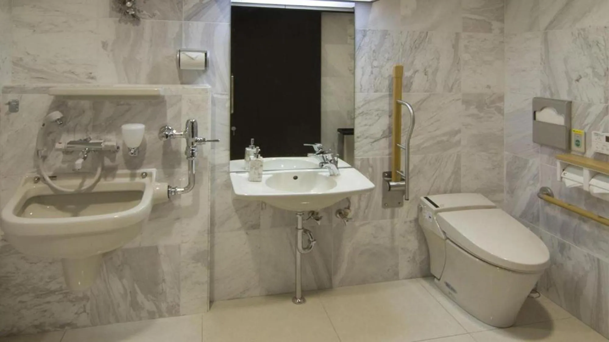 Bathroom in Toyoko Inn Shonan Chigasaki eki Kita guchi