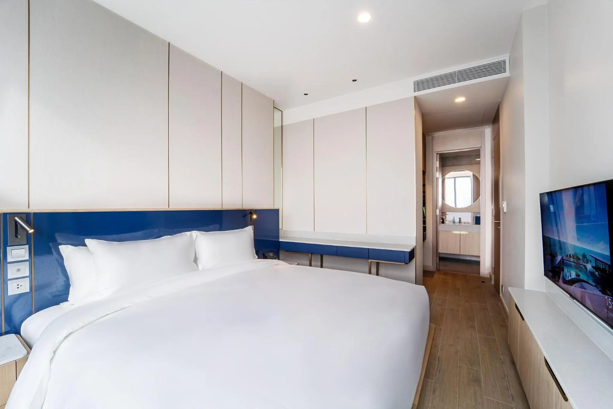 Bedroom, Bed in S Sriracha Hotel & Residence