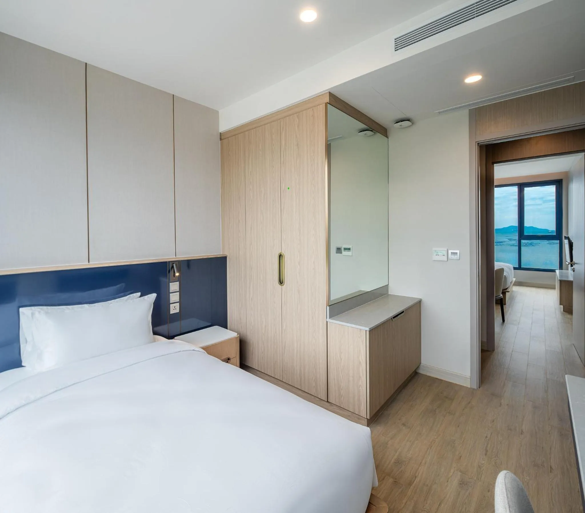 Bedroom, Bed in S Sriracha Hotel & Residence