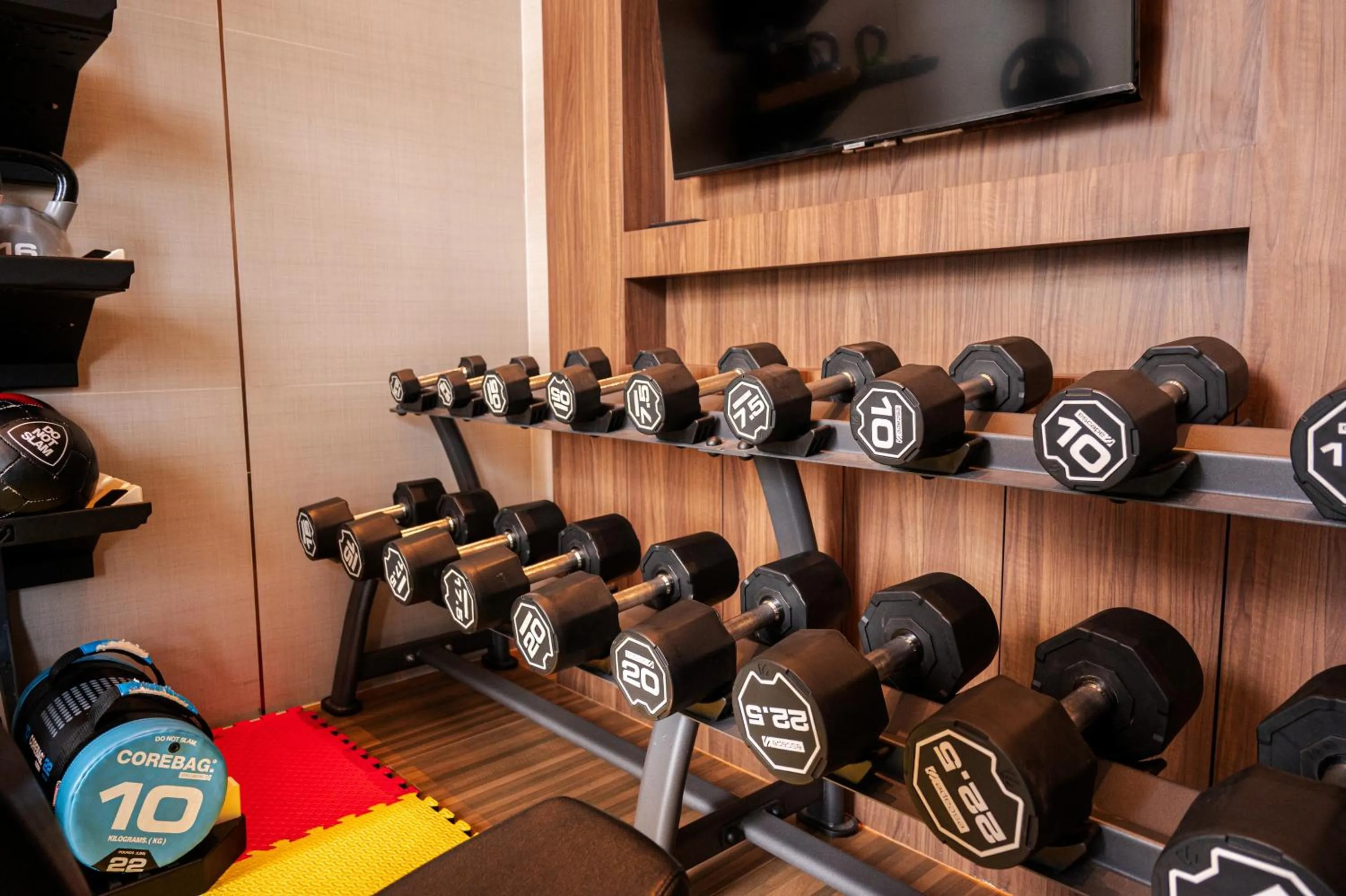 Fitness centre/facilities in S Sriracha Hotel & Residence