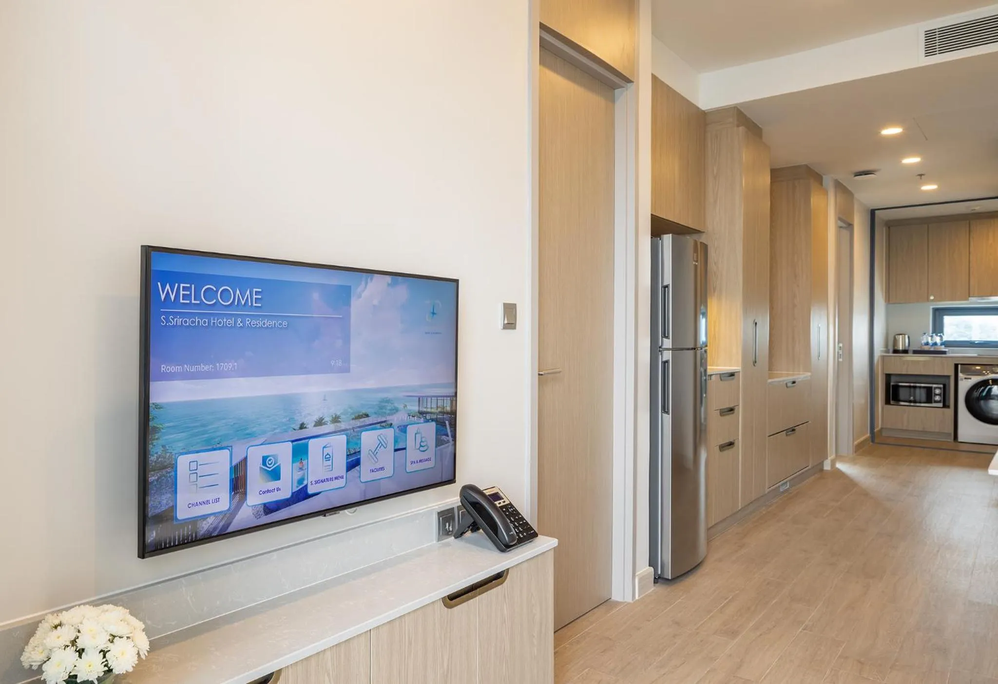 Kitchen or kitchenette in S Sriracha Hotel & Residence