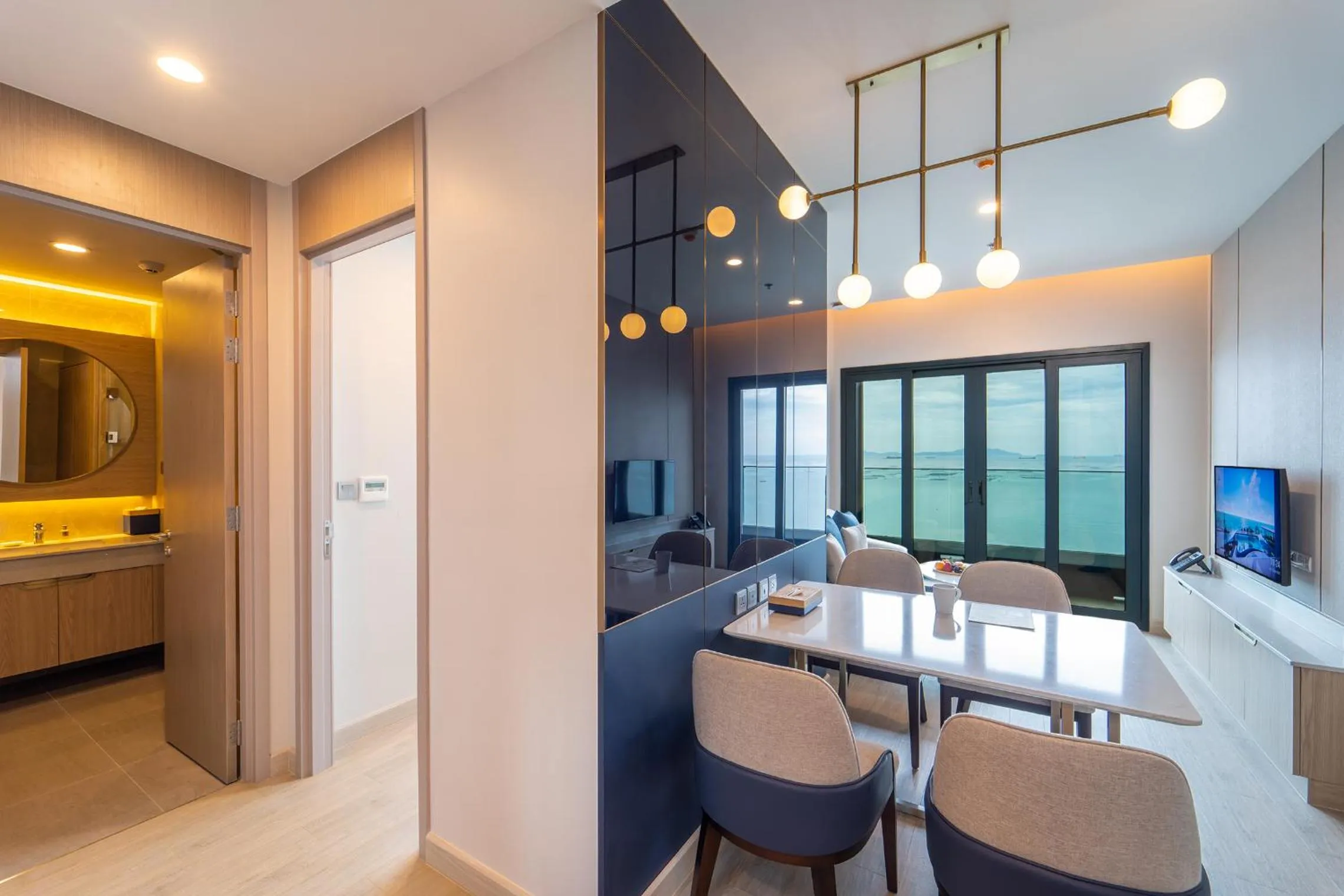 Living room, Bed in S Sriracha Hotel & Residence