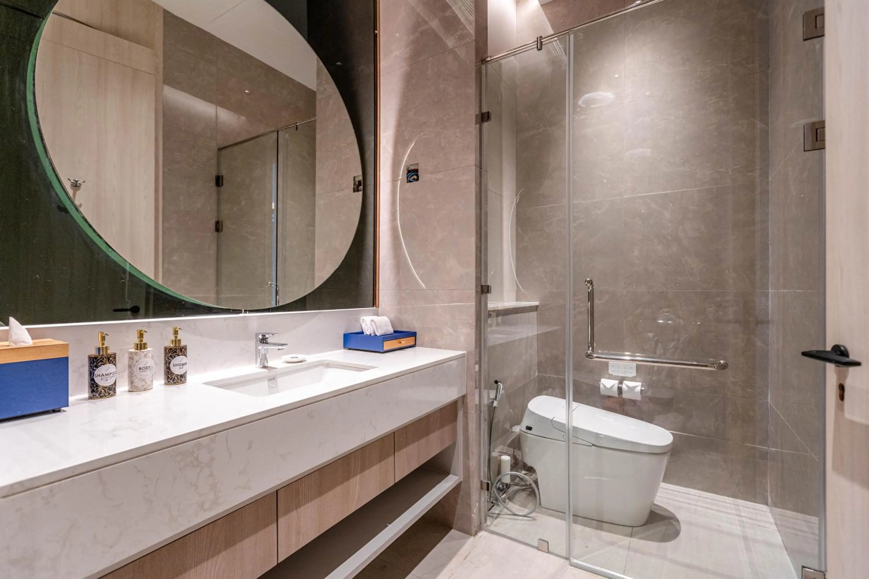 Toilet in S Sriracha Hotel & Residence