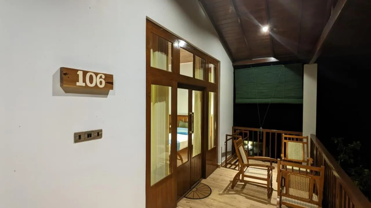 Lagoon gate Tangalle Resort