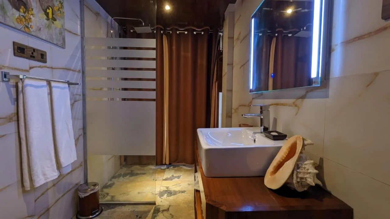 Lagoon gate Tangalle Resort