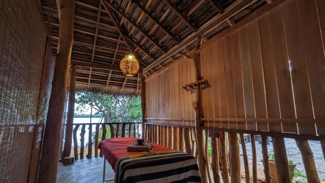 Lagoon gate Tangalle Resort