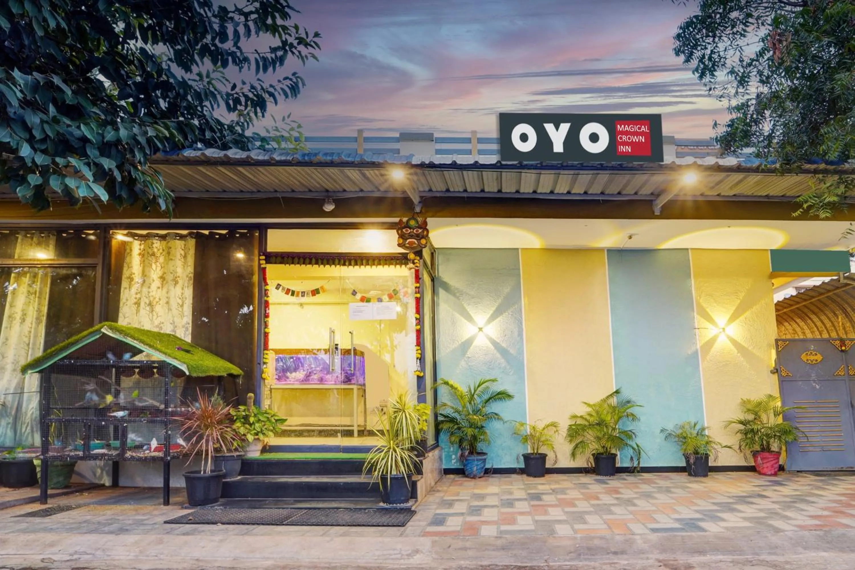 Facade/entrance in Hotel O Magical Crown Inn