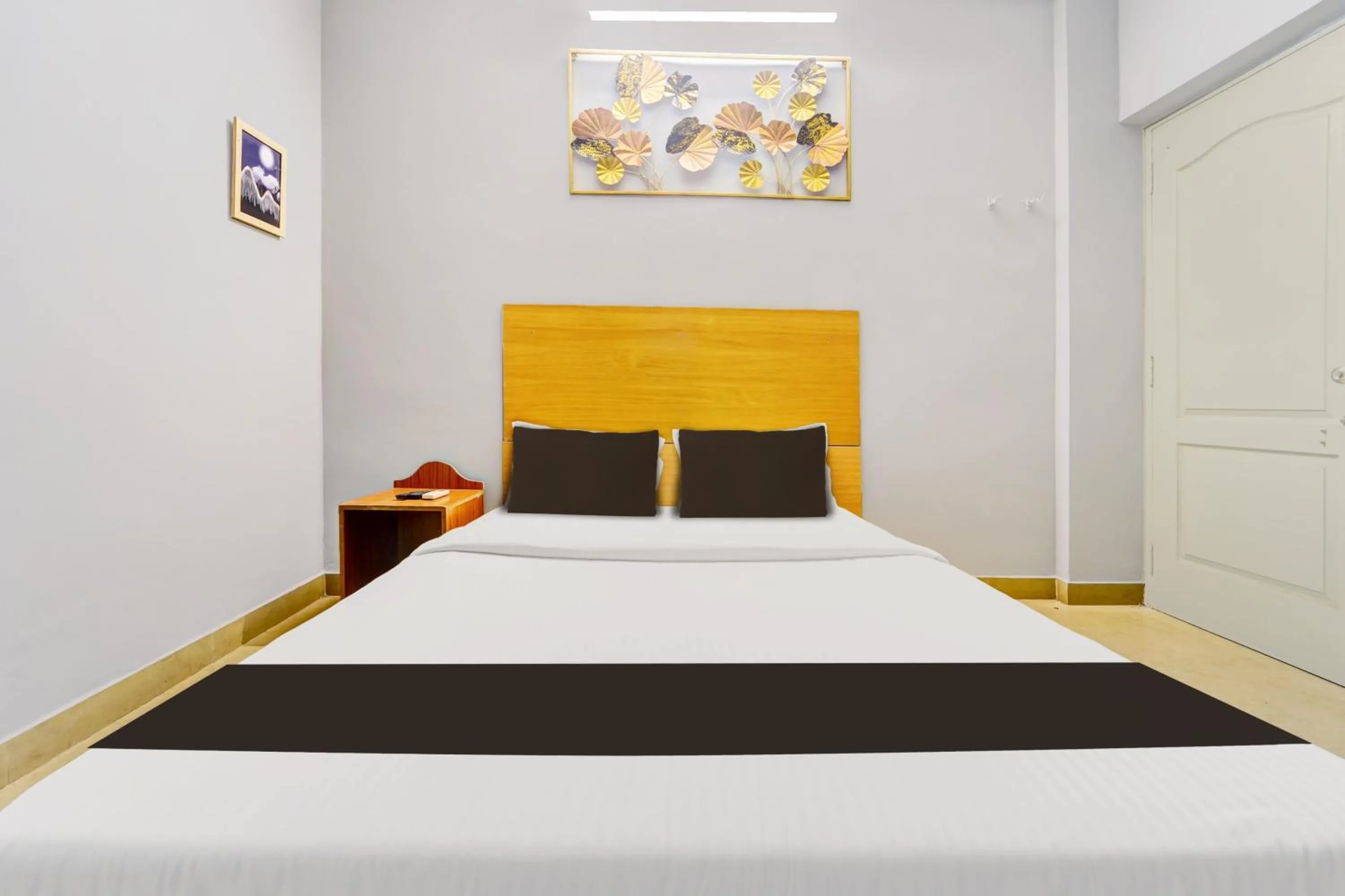 Bedroom in Hotel O Magical Crown Inn